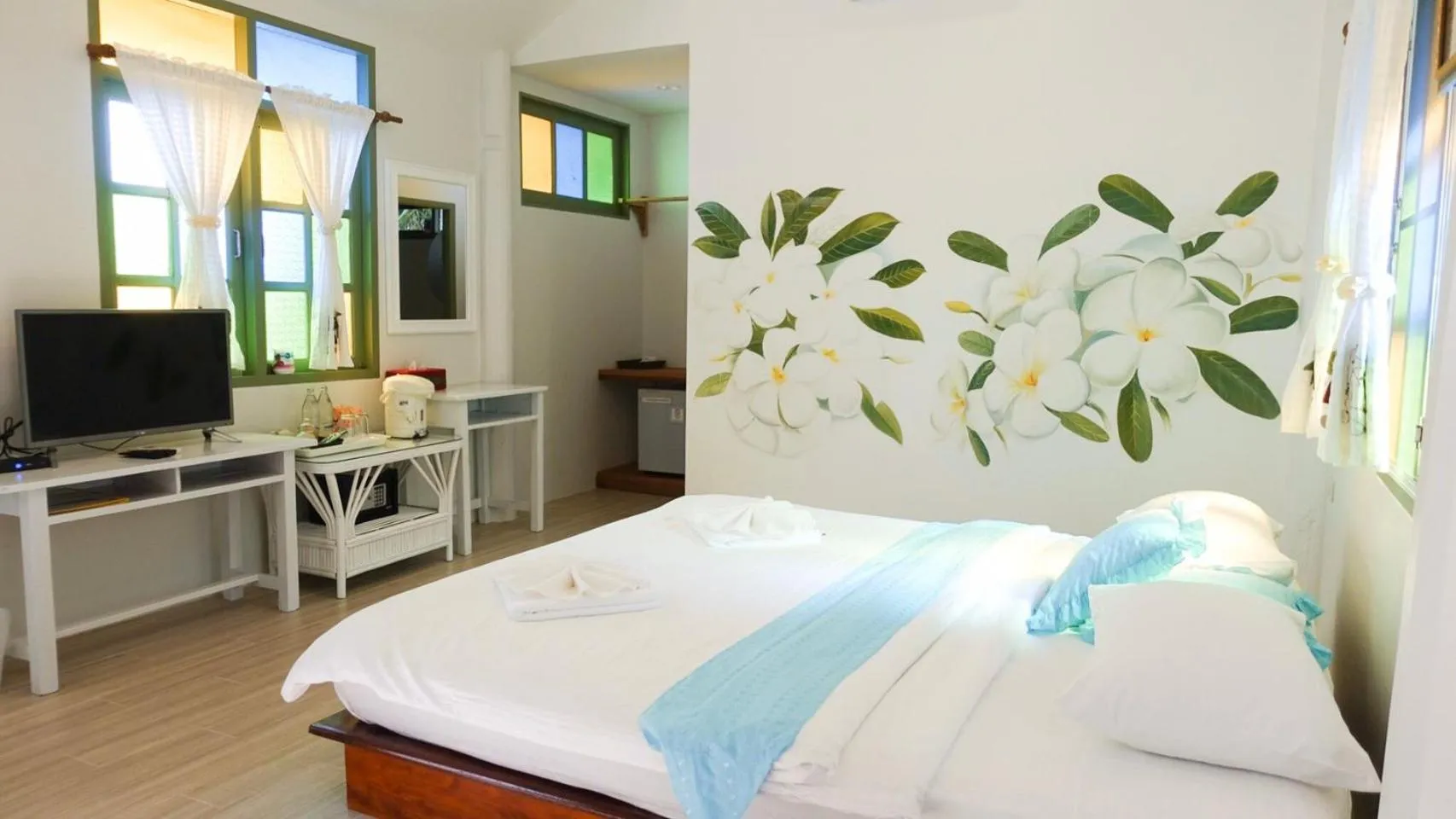 Photo of the whole room, Bed in Baan Imm Sook Resort