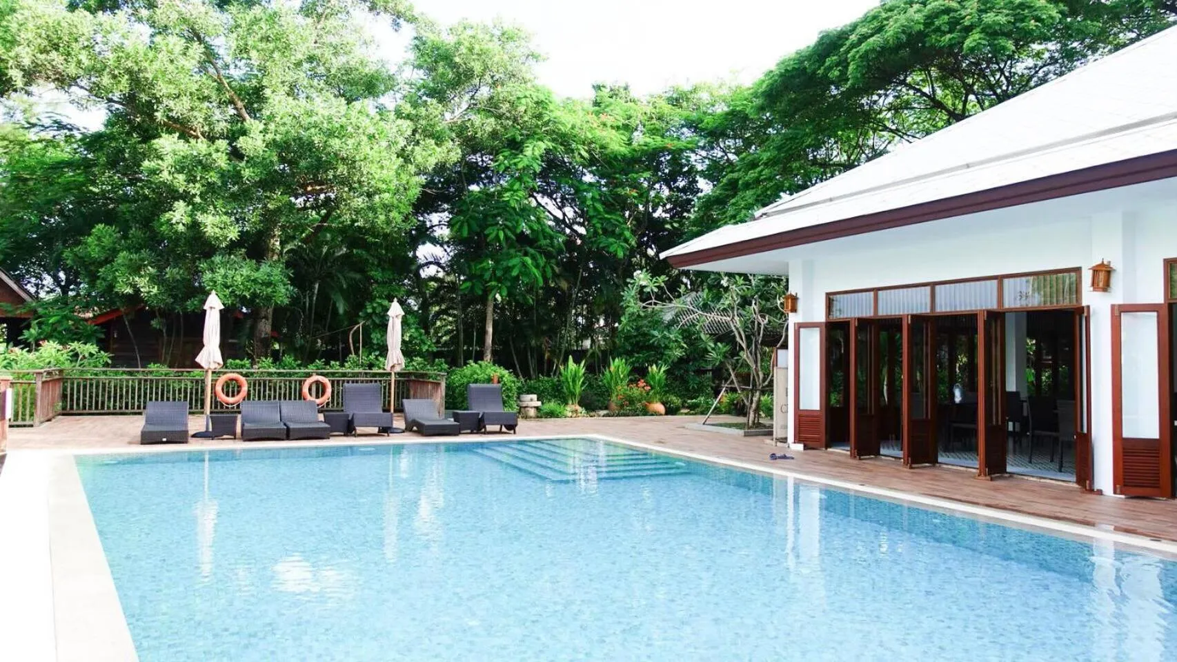 Swimming pool in Baan Imm Sook Resort