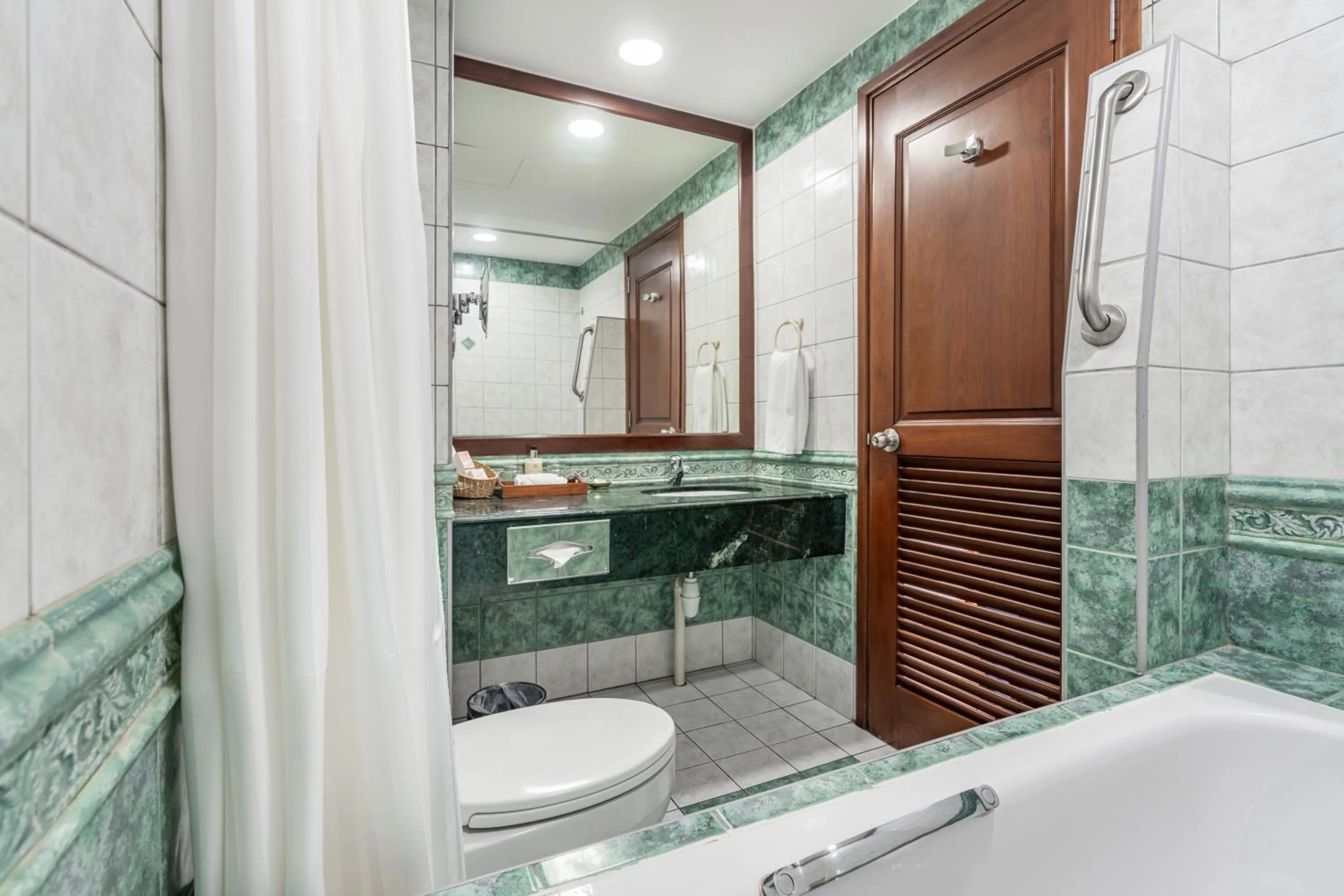 Bathroom in Hulhule Island Hotel- Private Beach Access & Airport Pick-up and Drop