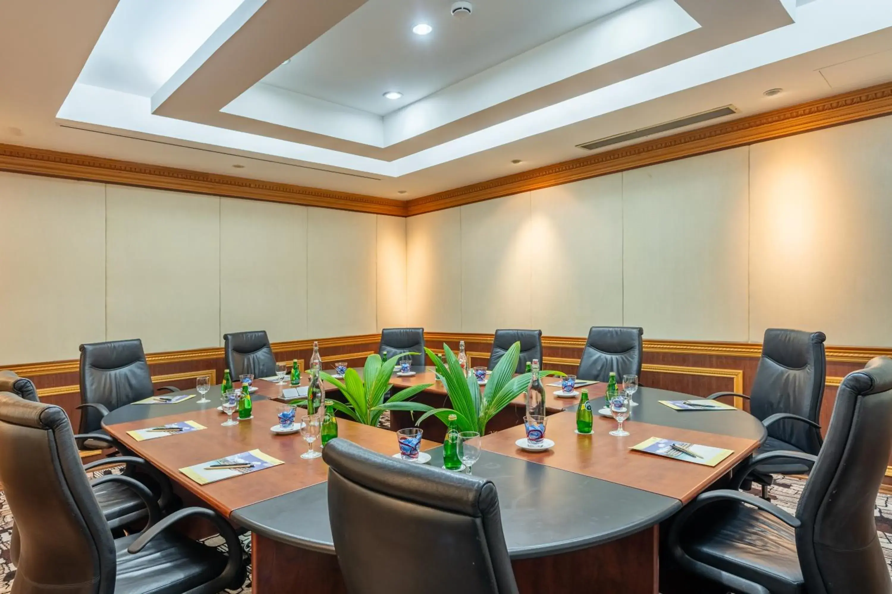 Restaurant/places to eat in Hulhule Island Hotel- Private Beach Access & Airport Pick-up and Drop Restaurant/places to eat in Hulhule Island Hotel- Private Beach Access & Airport Pick-up and Drop