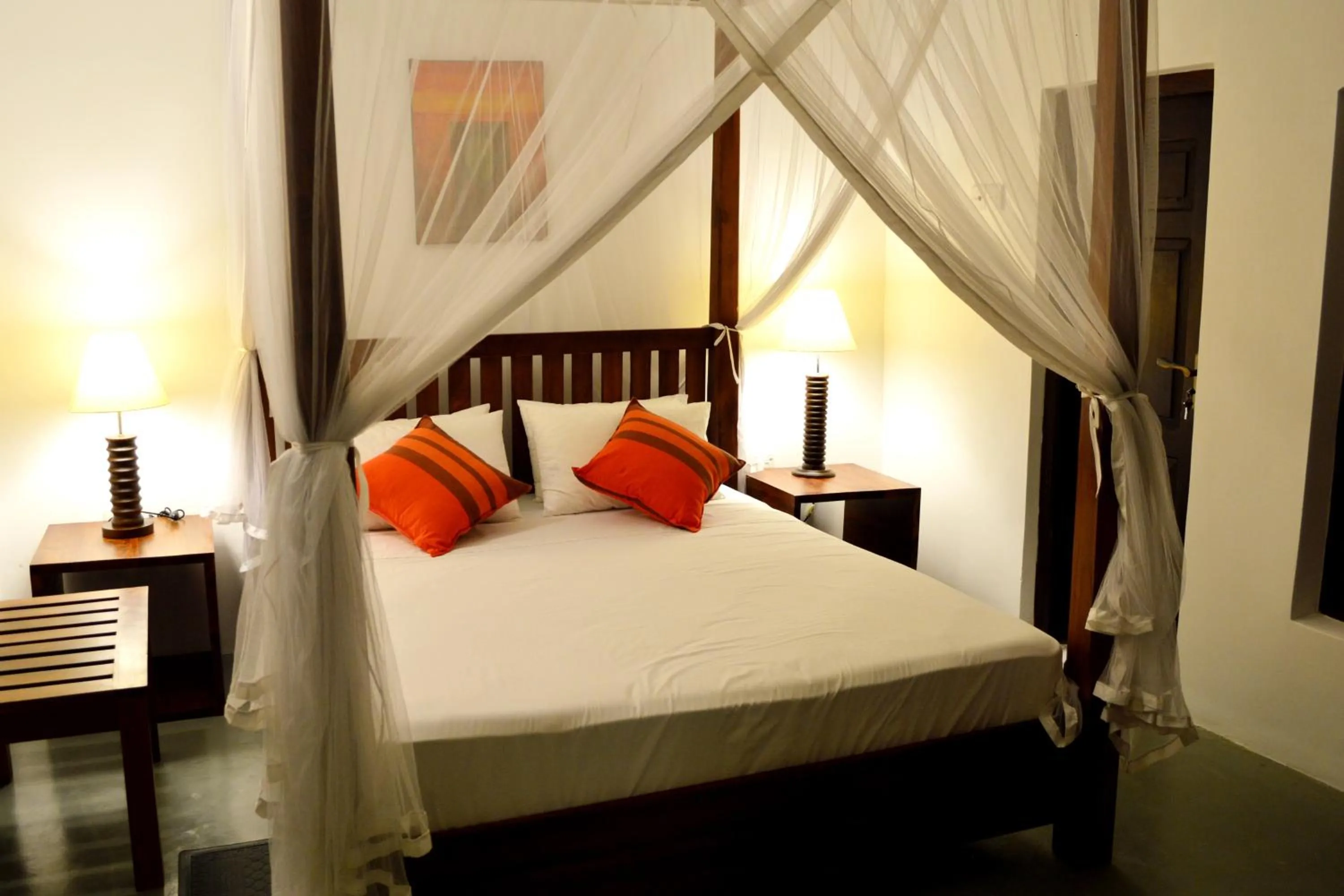 Bedroom, Bed in Ocean Cottage
