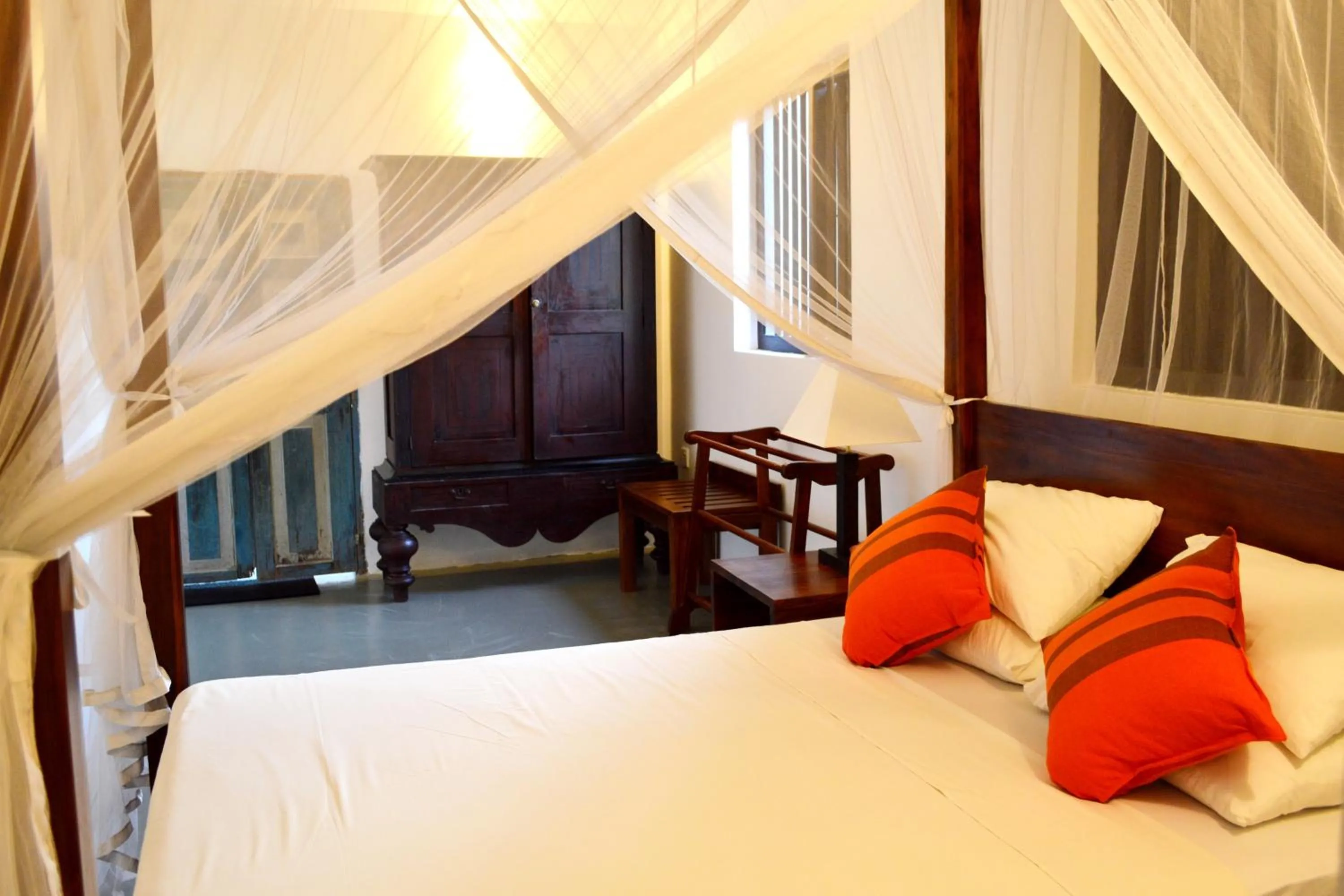 Bedroom, Bed in Ocean Cottage