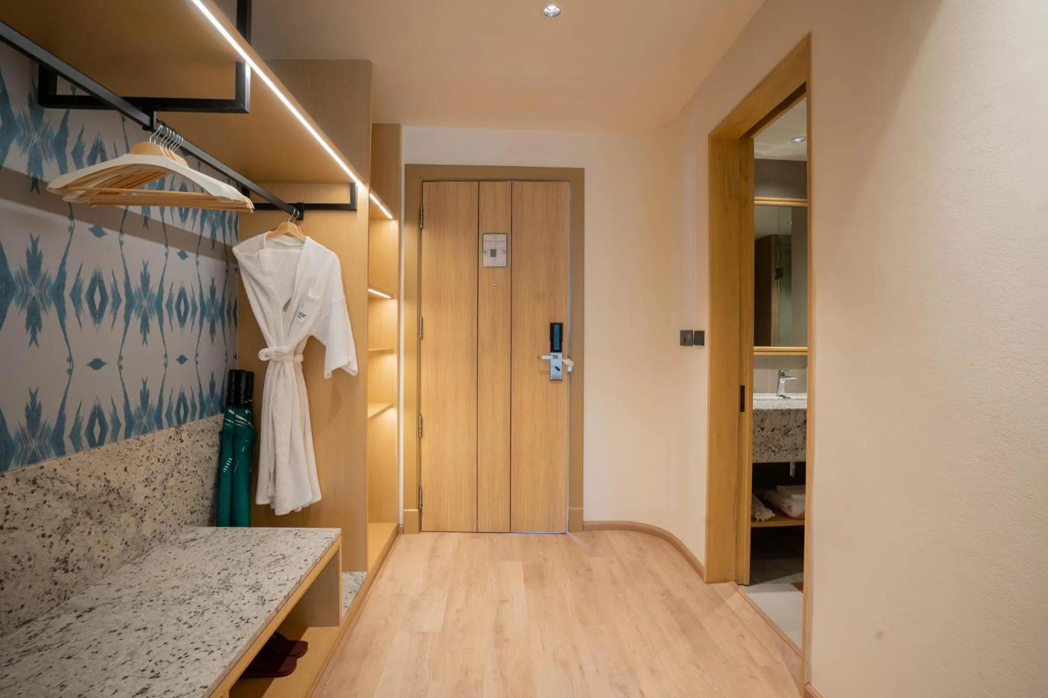 Facade/entrance, Bed in KC Grande Resort Koh Chang