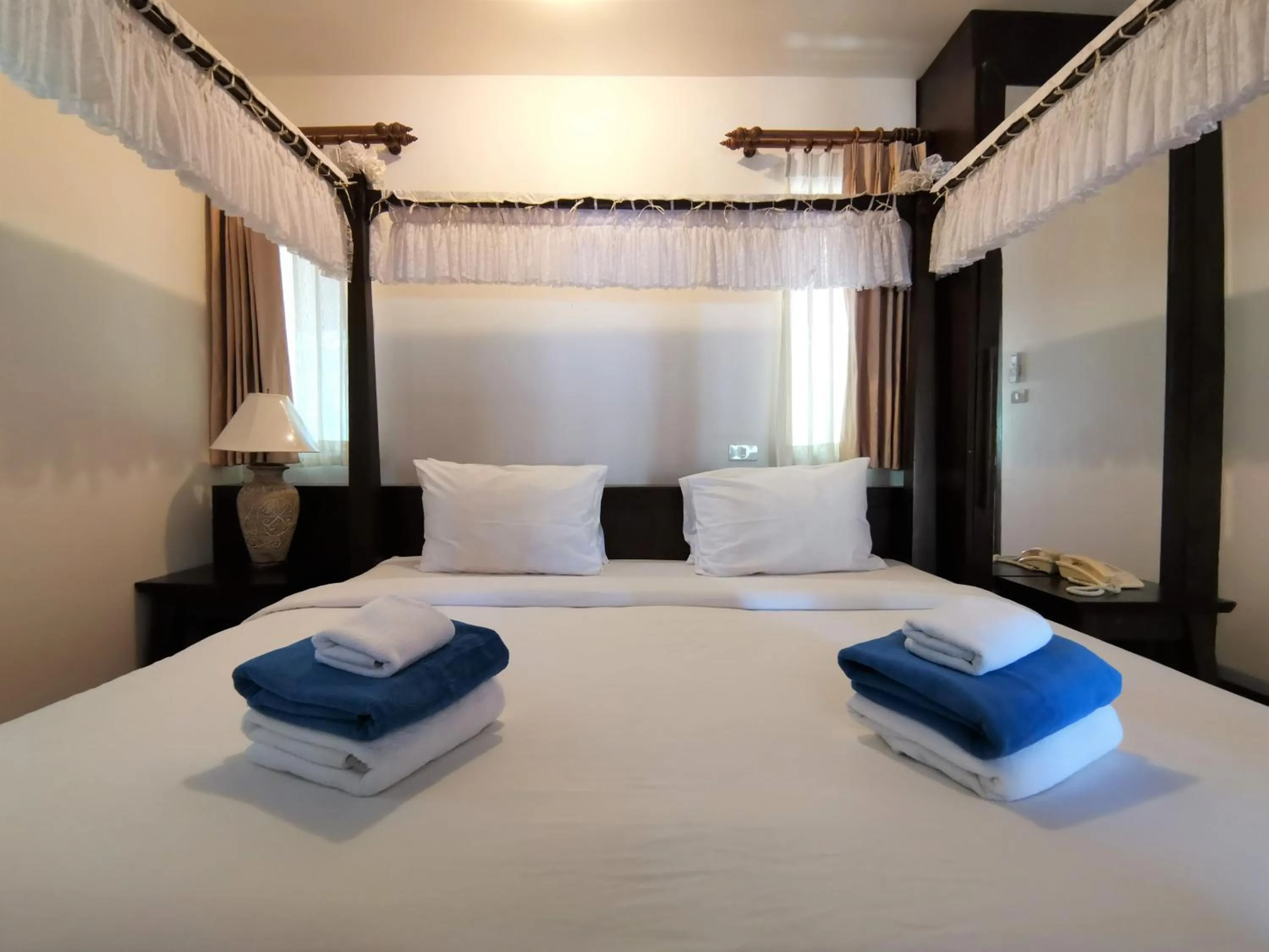 Bed in Holiday Villa, Lanta