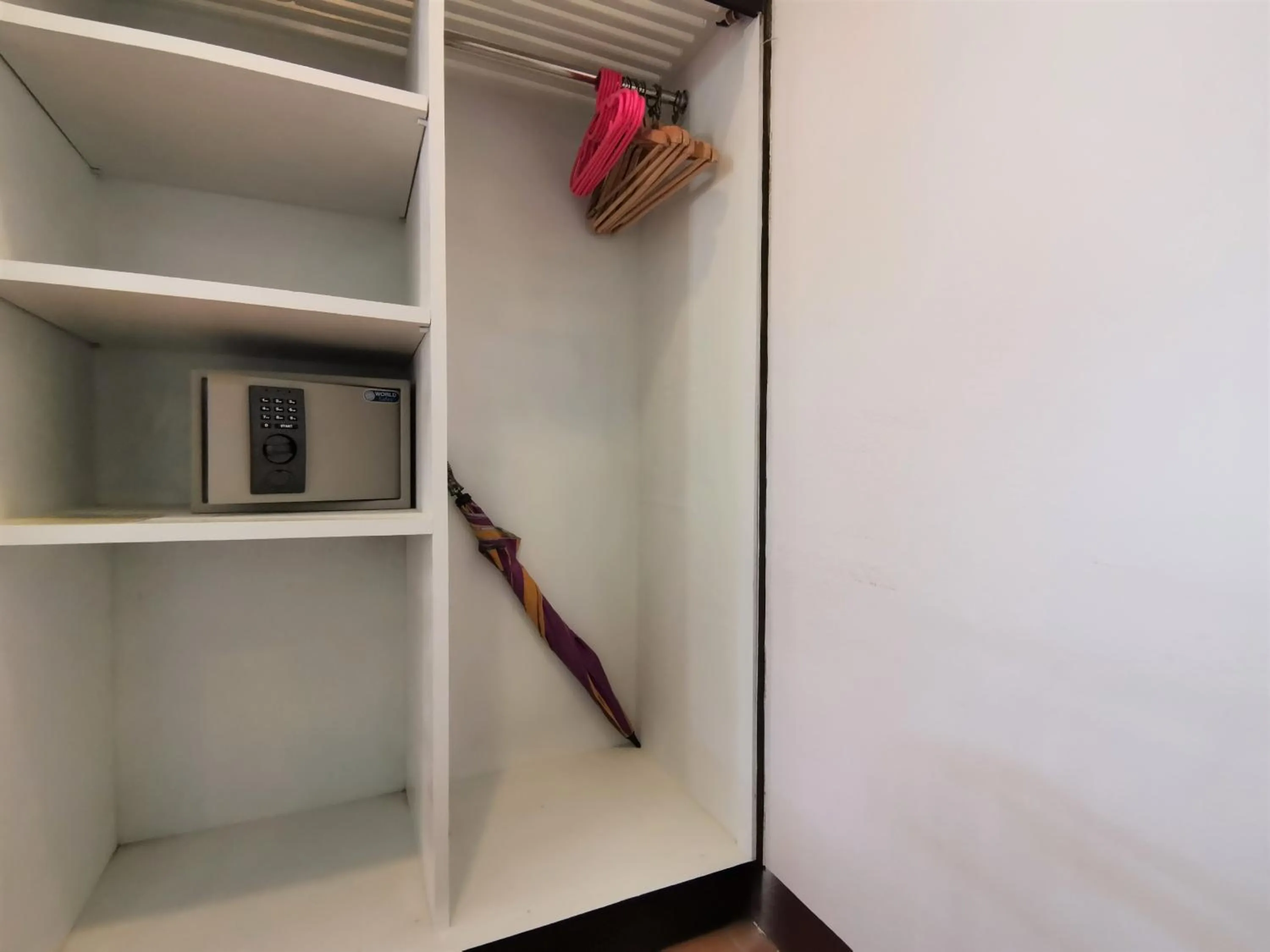 Area and facilities in Holiday Villa, Lanta