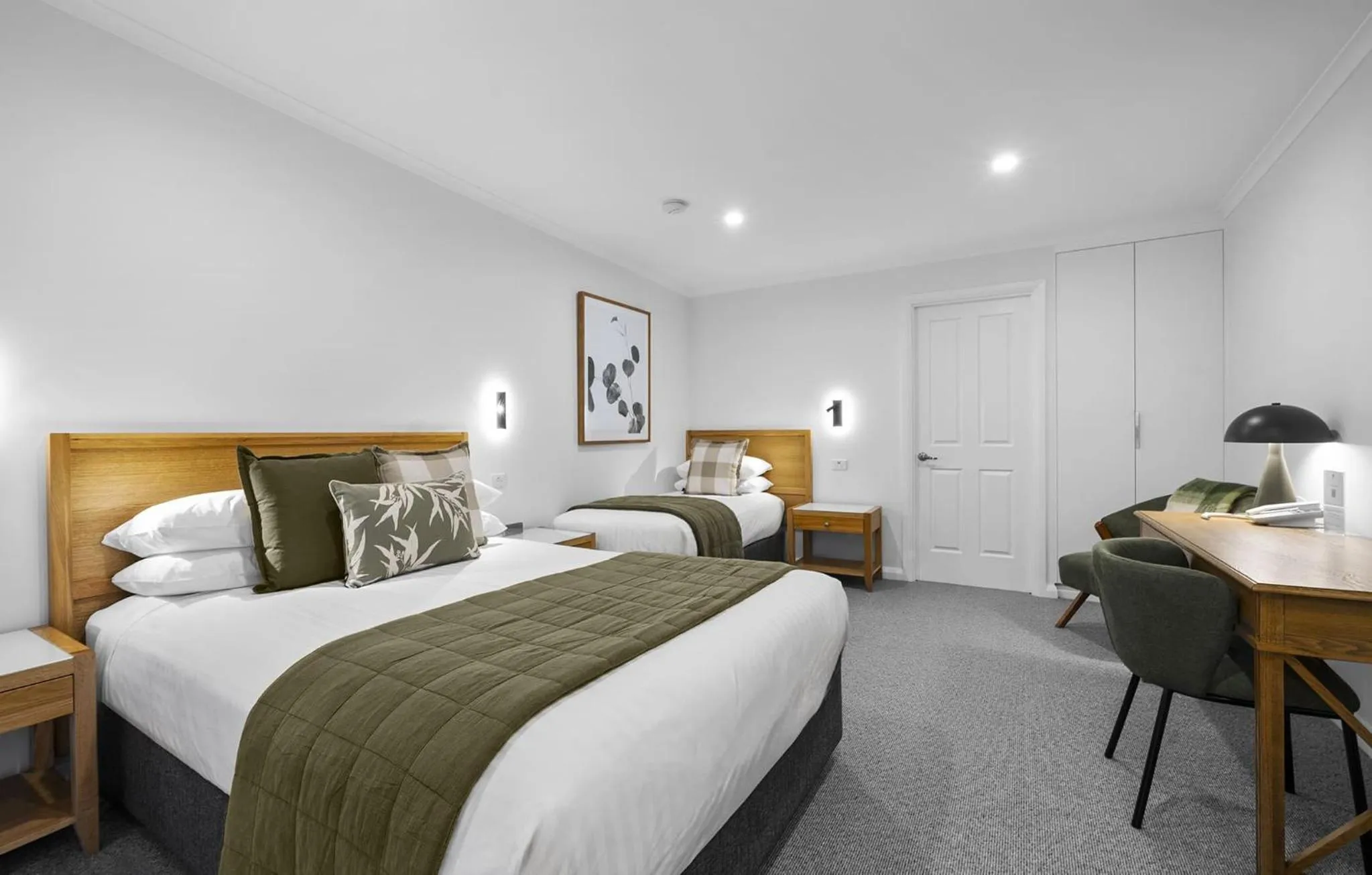 Bedroom, Bed in Beechworth Motor Inn