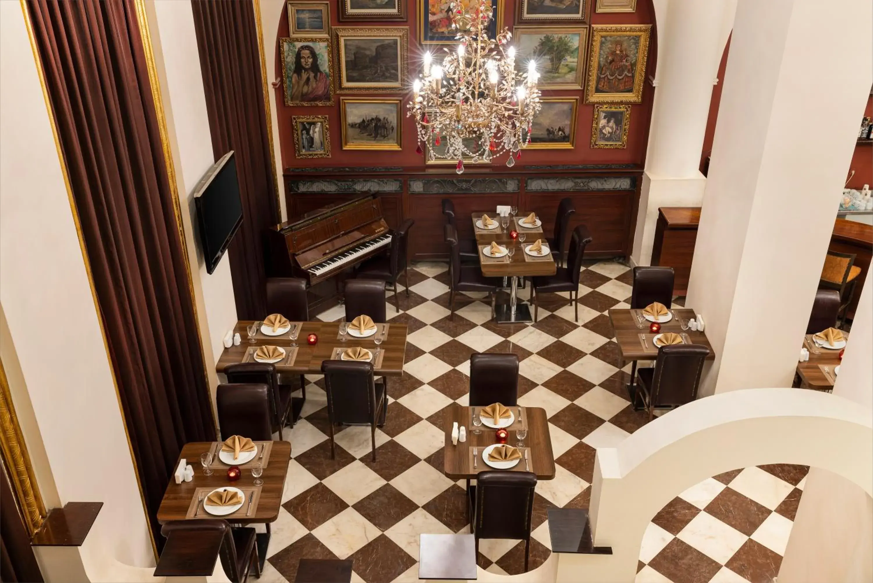 Restaurant/places to eat in Hotel Ickale Restaurant/places to eat in Hotel Ickale