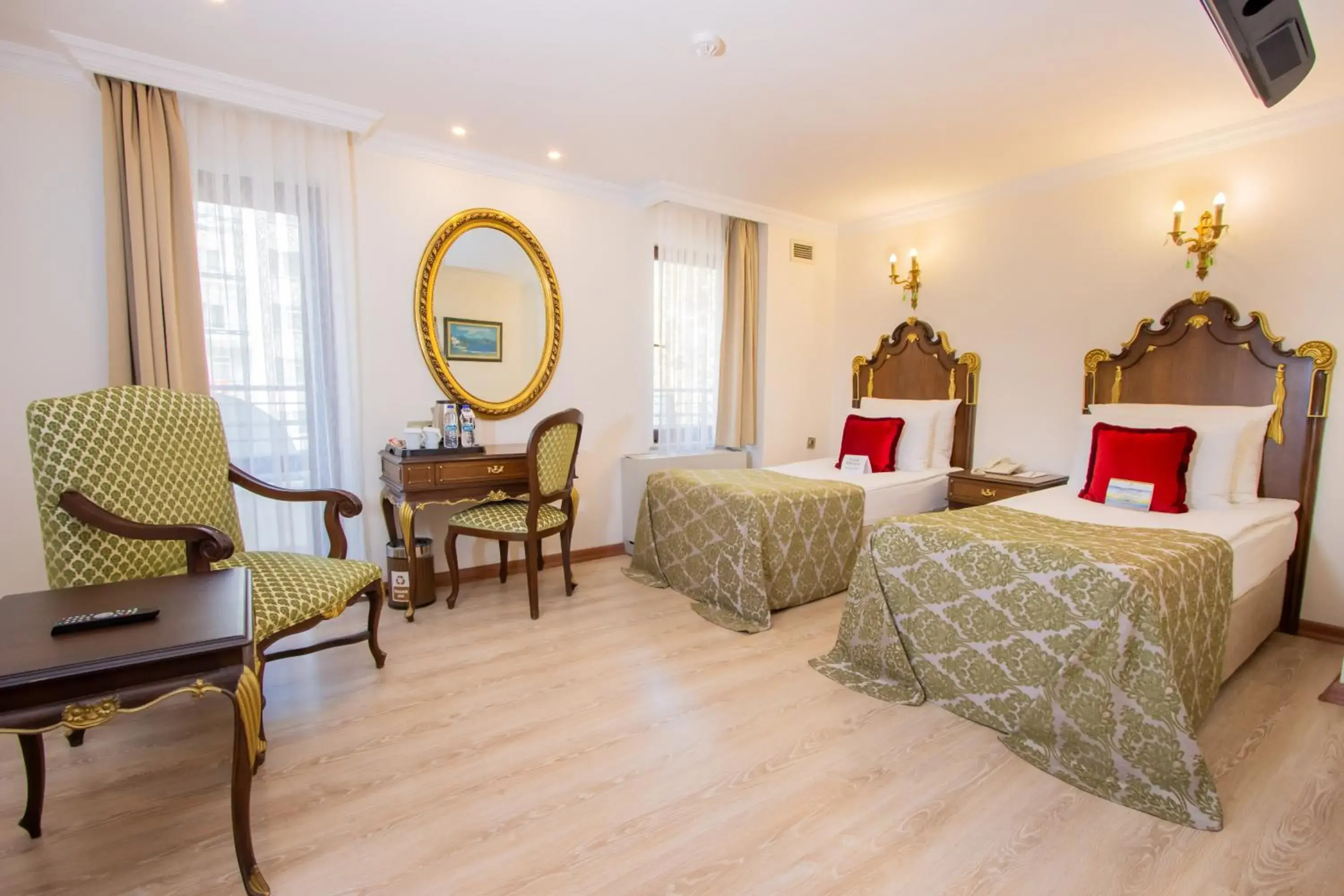 Twin Room with Balcony in Hotel Ickale Twin Room with Balcony in Hotel Ickale