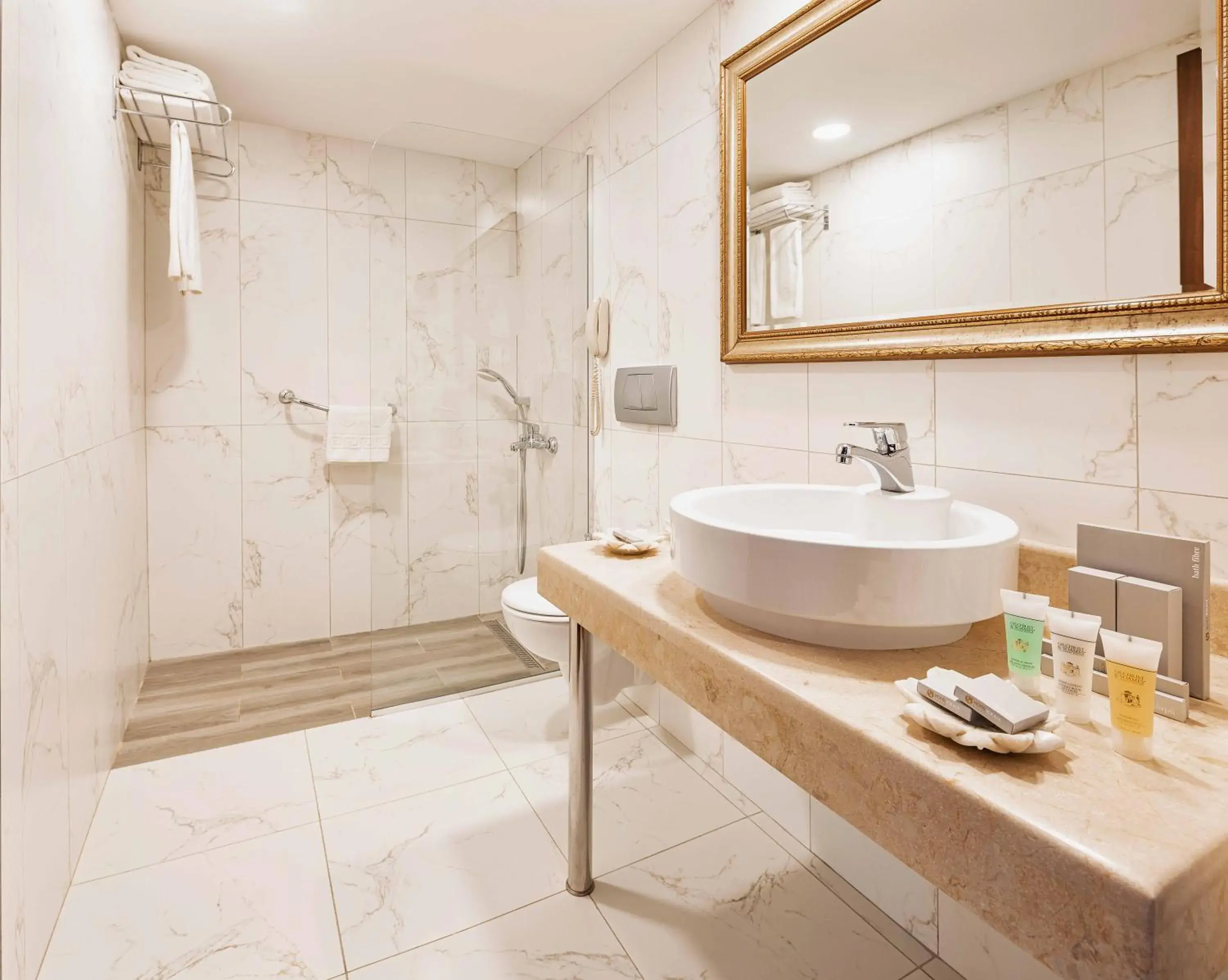 Queen Room with Balcony in Hotel Ickale Queen Room with Balcony in Hotel Ickale