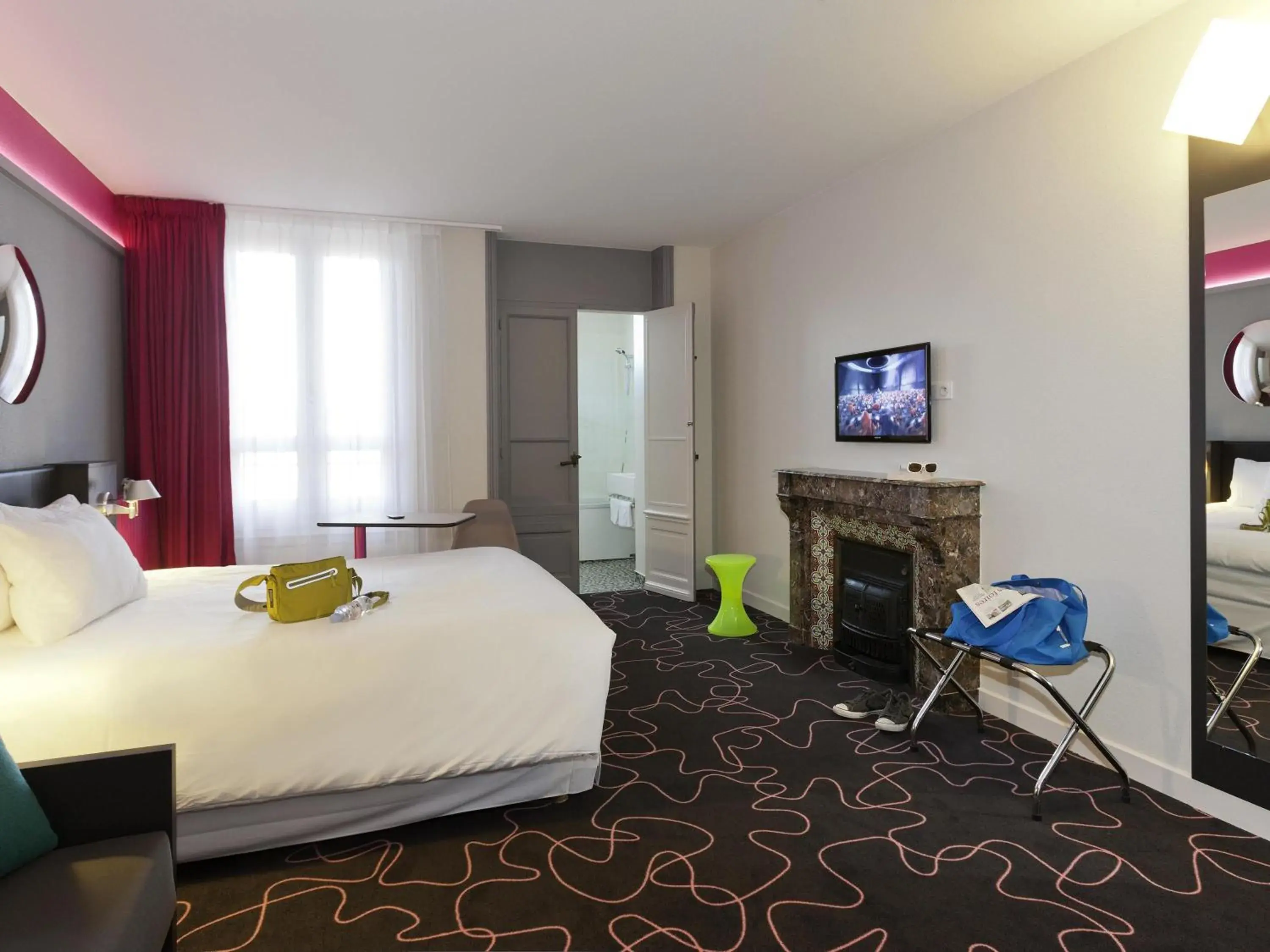 Bedroom, Bed in ibis Styles Roanne Centre Gare Bedroom, Bed in ibis Styles Roanne Centre Gare