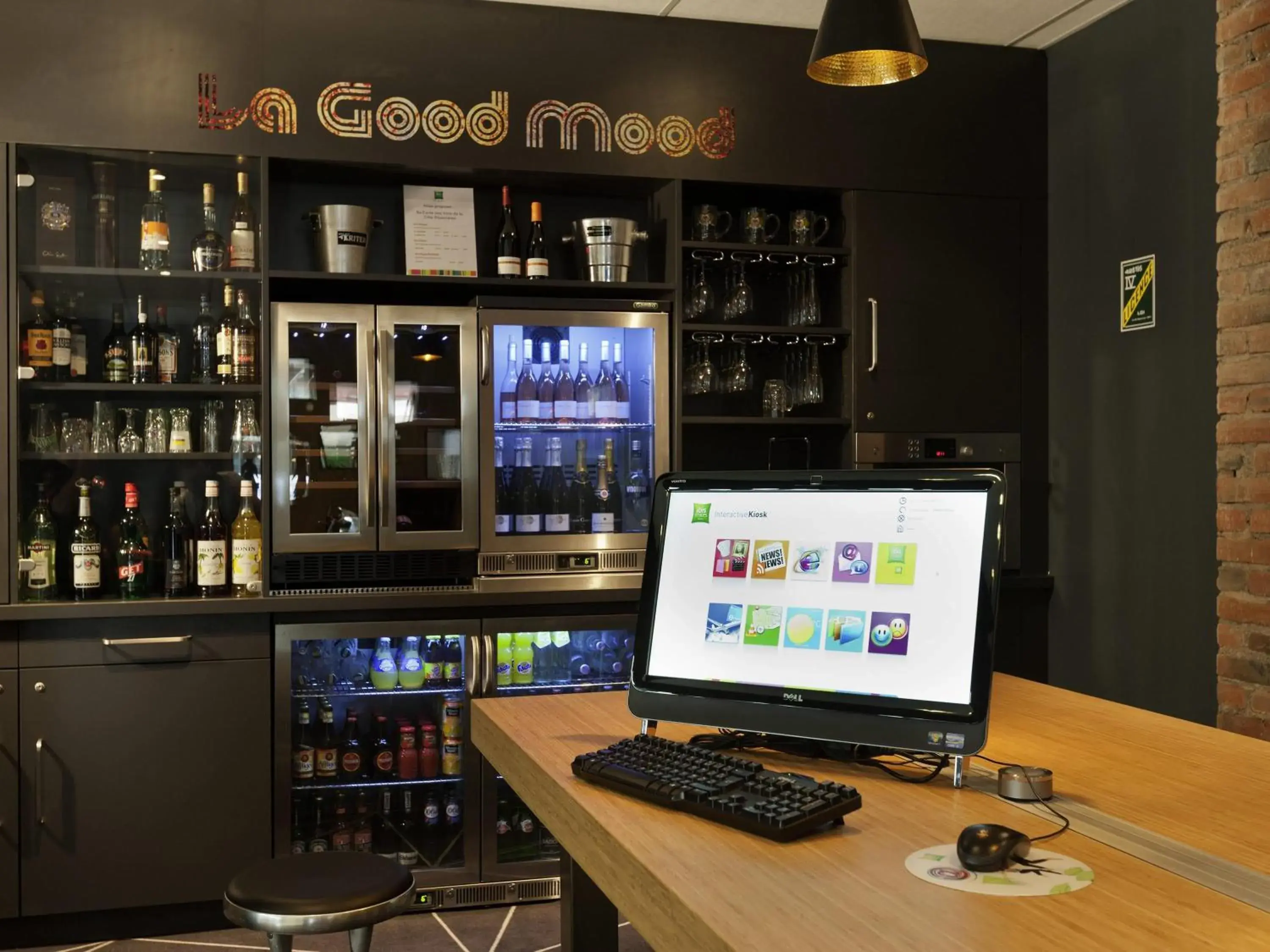 Lounge or bar in ibis Styles Roanne Centre Gare Lounge or bar in ibis Styles Roanne Centre Gare