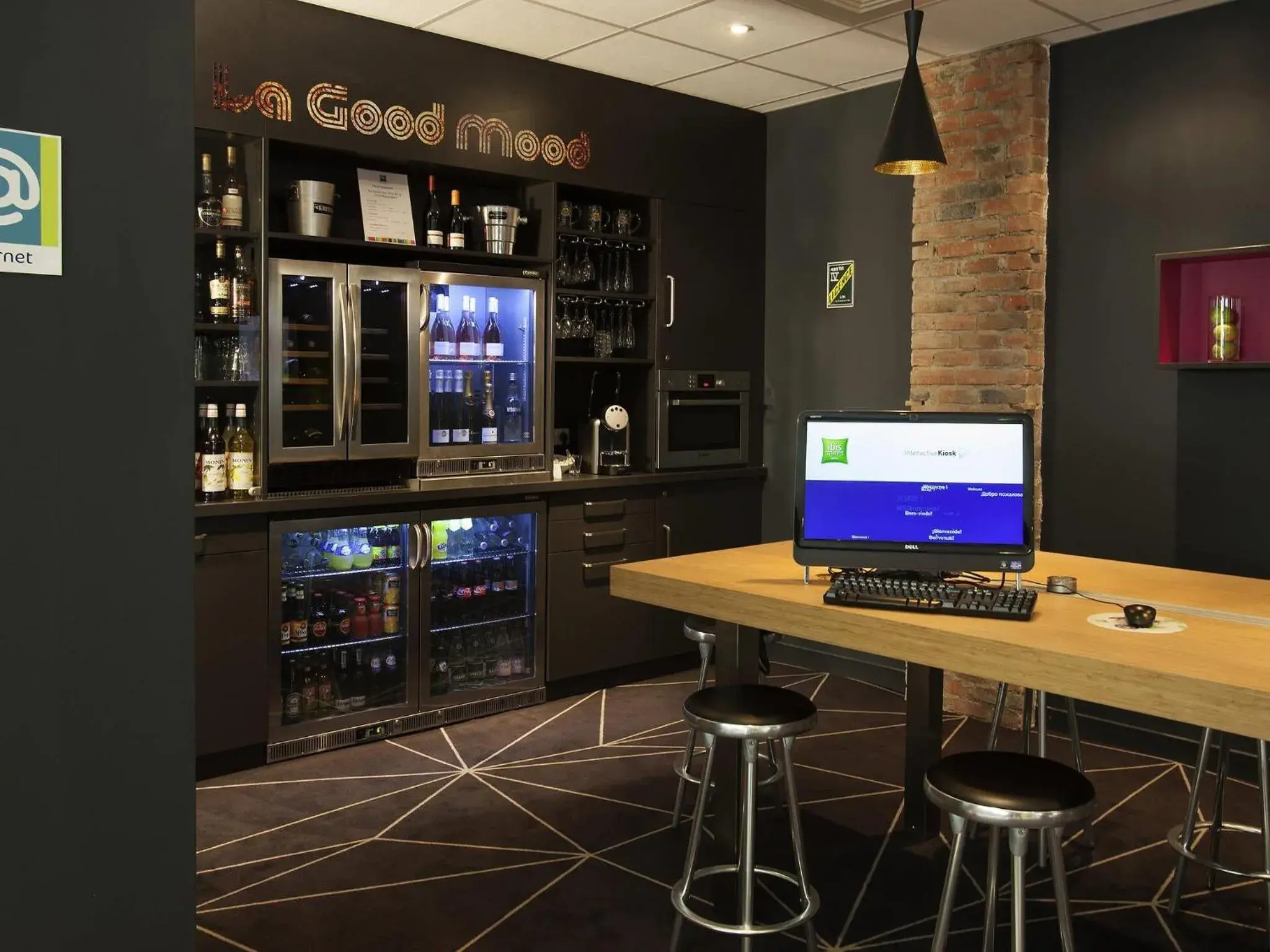 Lounge or bar in ibis Styles Roanne Centre Gare Lounge or bar in ibis Styles Roanne Centre Gare