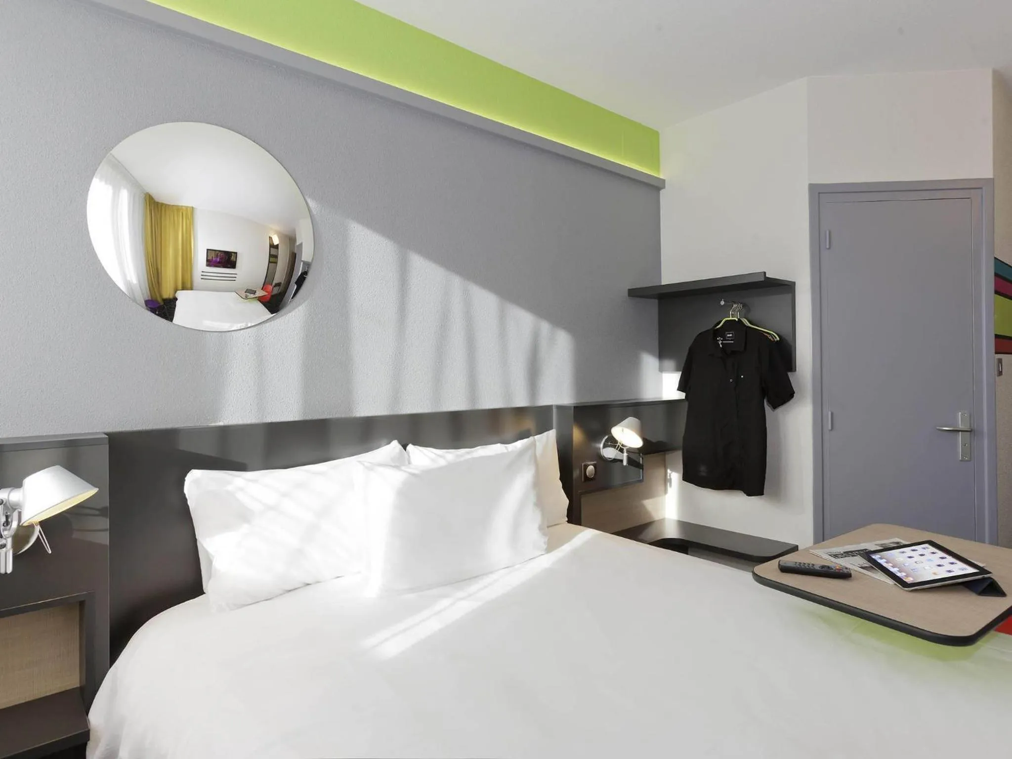 Bedroom, Bed in ibis Styles Roanne Centre Gare