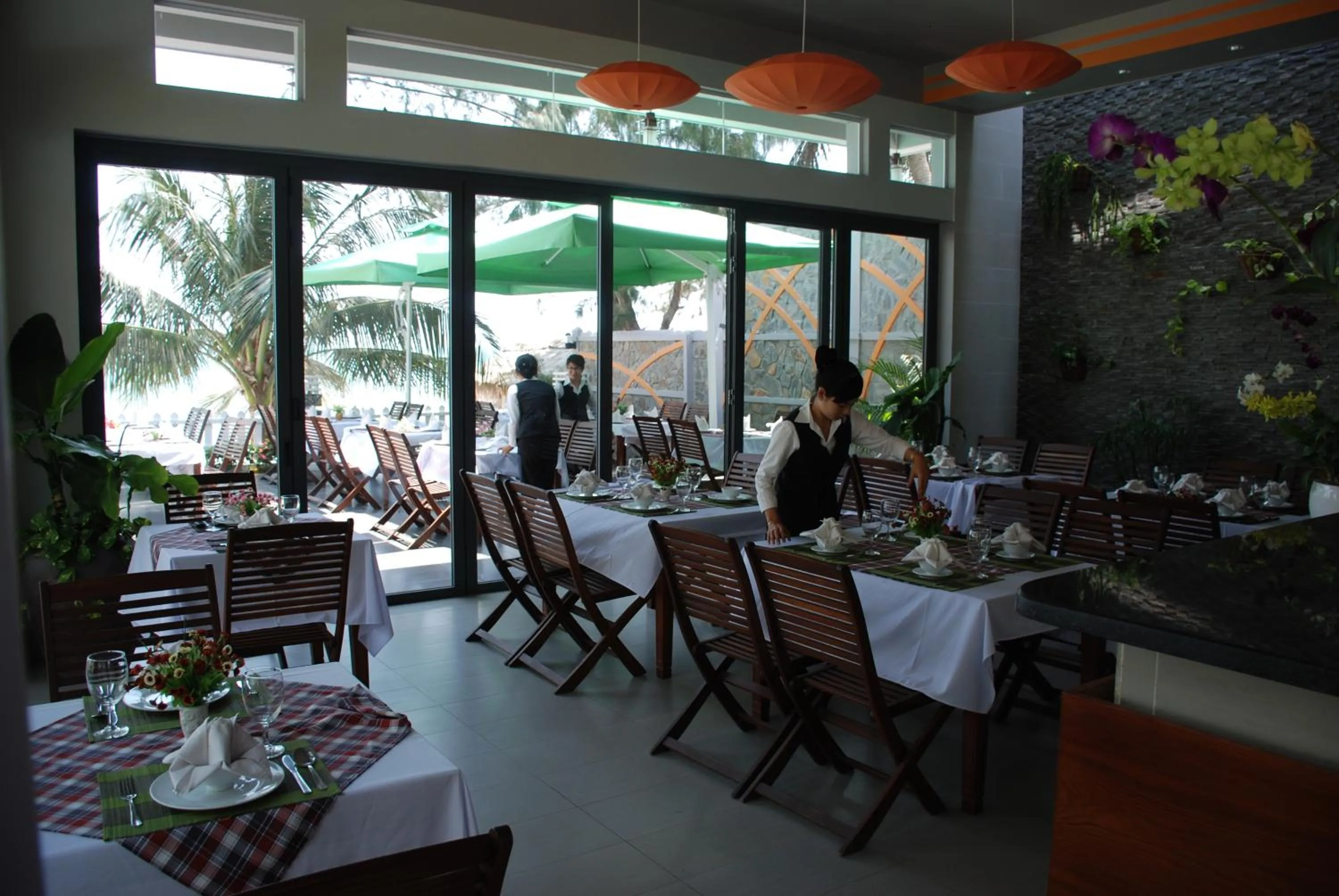 Restaurant/places to eat in Canary Beach Resort