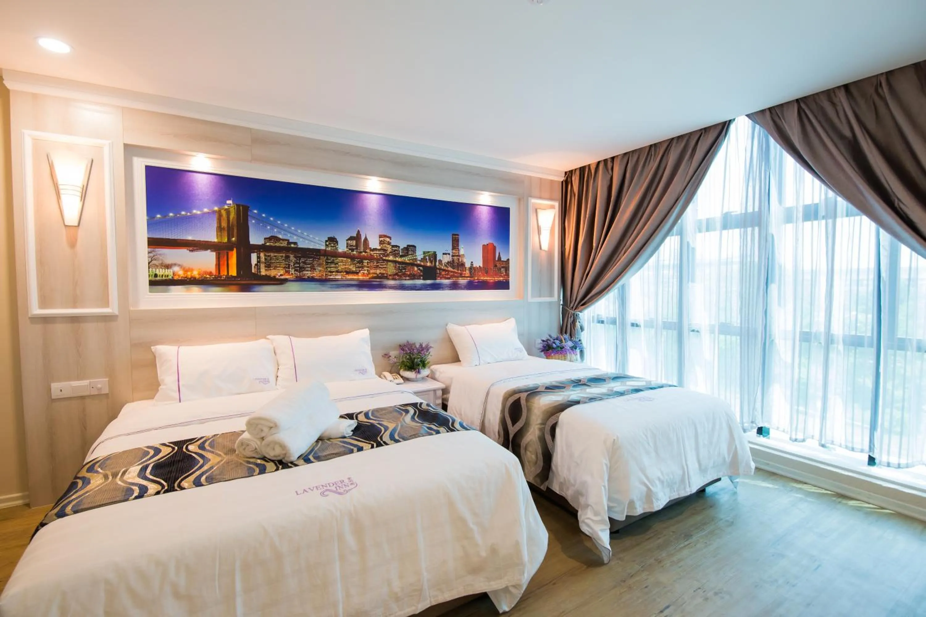 Photo of the whole room, Bed in Lavender Inn USJ