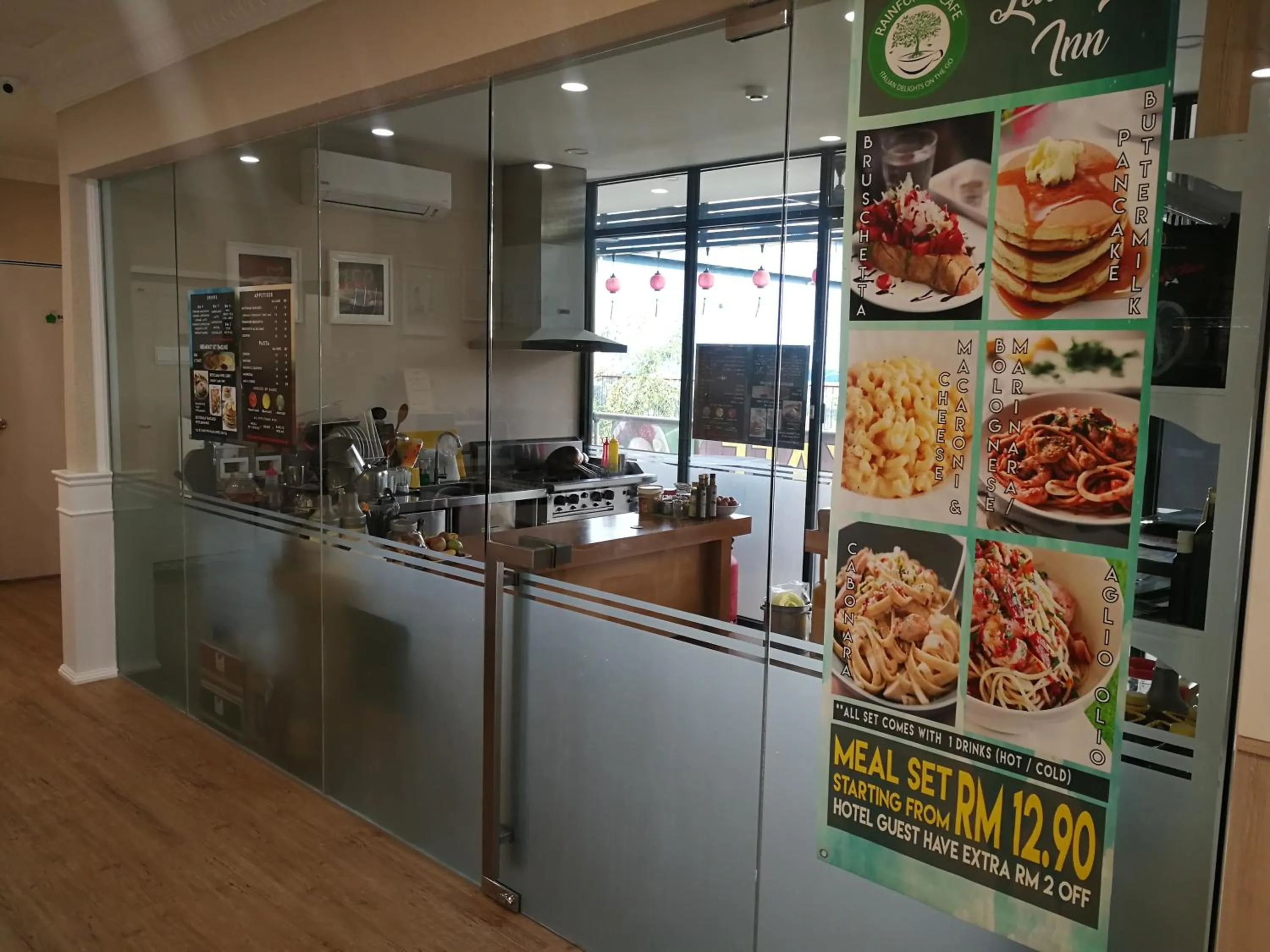 Restaurant/places to eat in Lavender Inn USJ