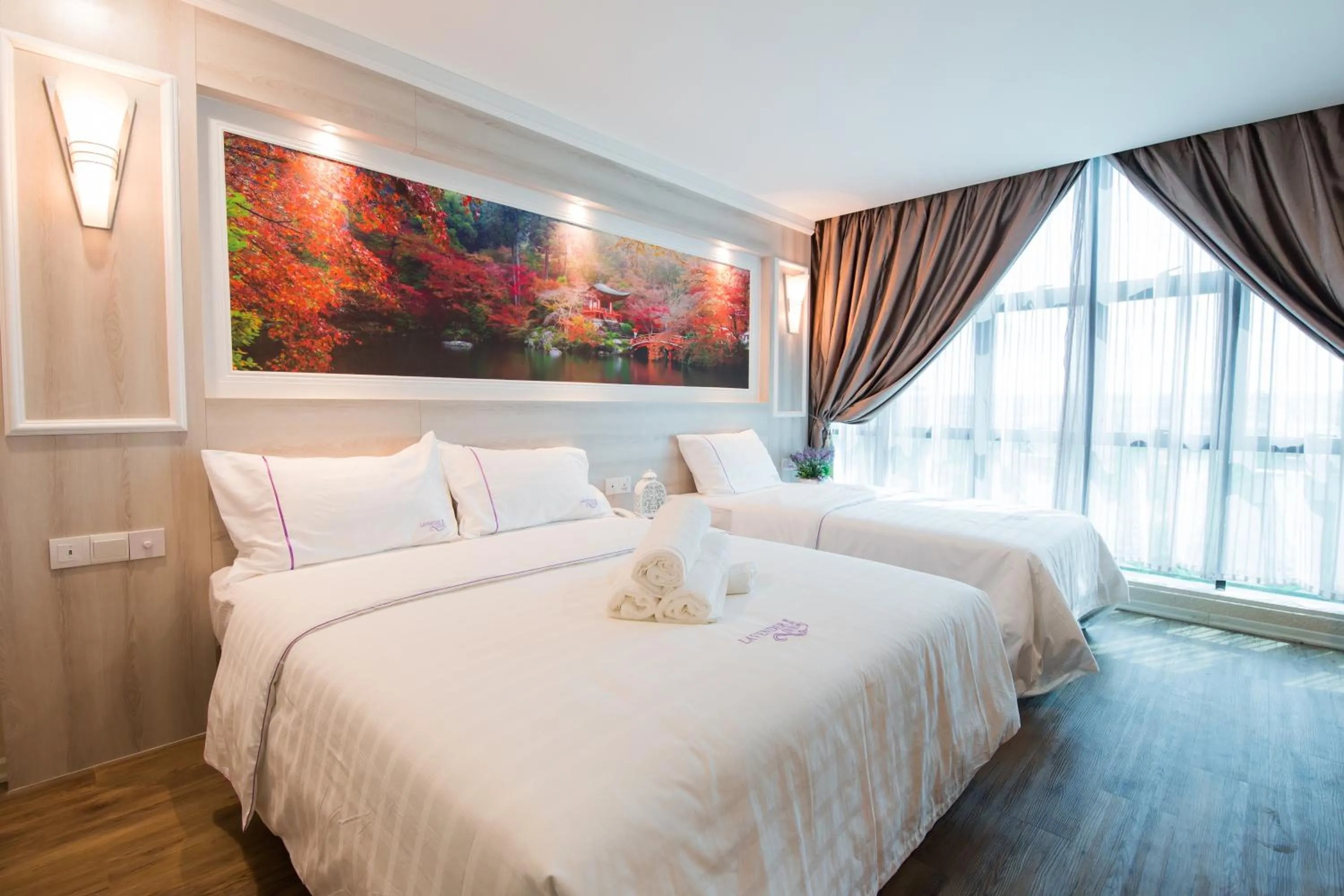 Photo of the whole room, Bed in Lavender Inn USJ