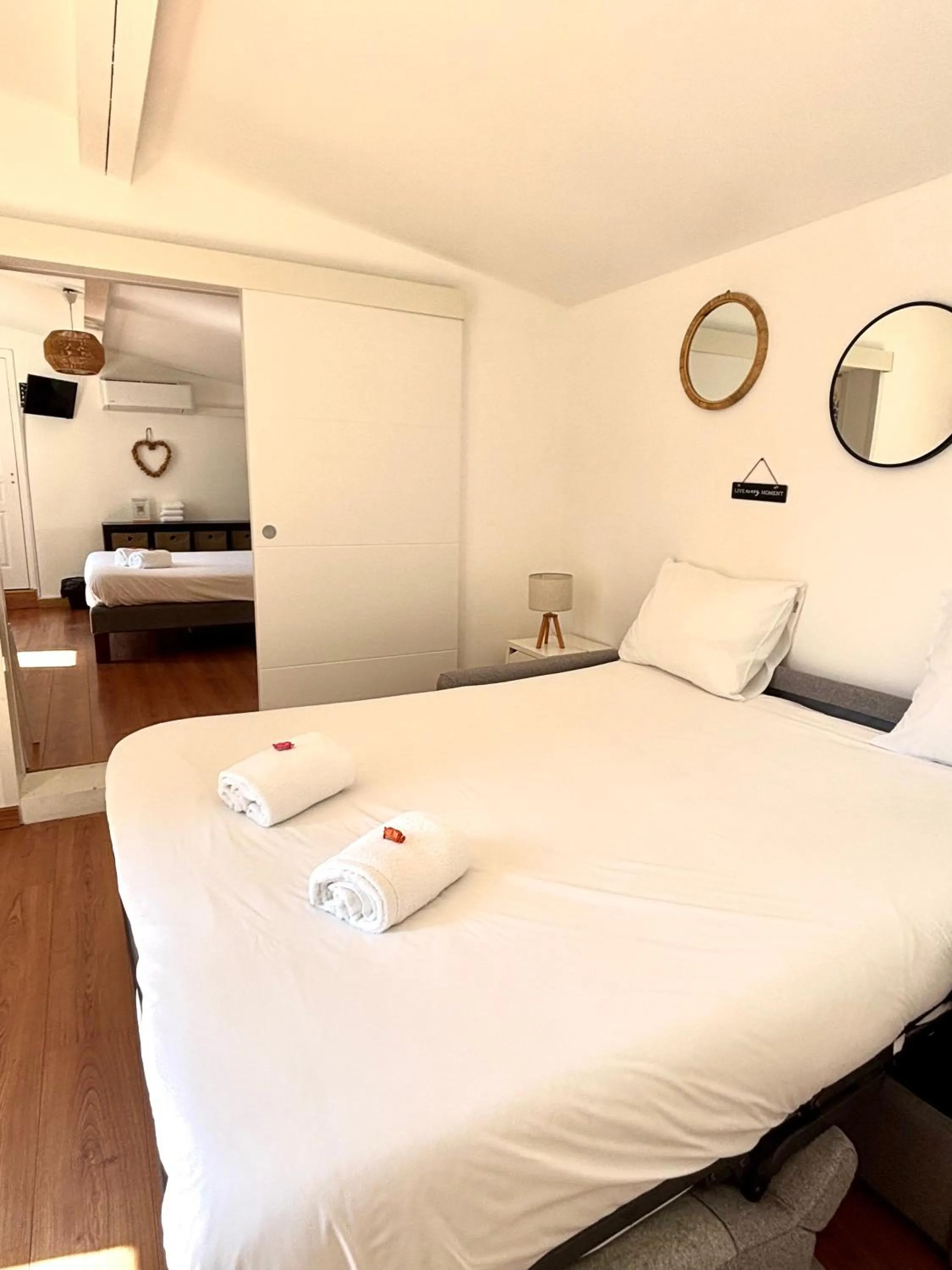 Bed in Hôtel Restaurant La Désirade