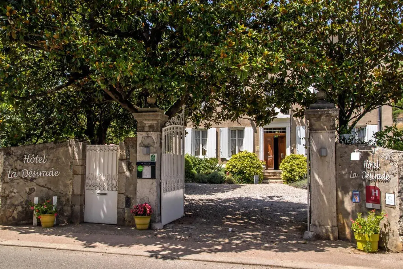 Hôtel Restaurant La Désirade Hôtel Restaurant La Désirade