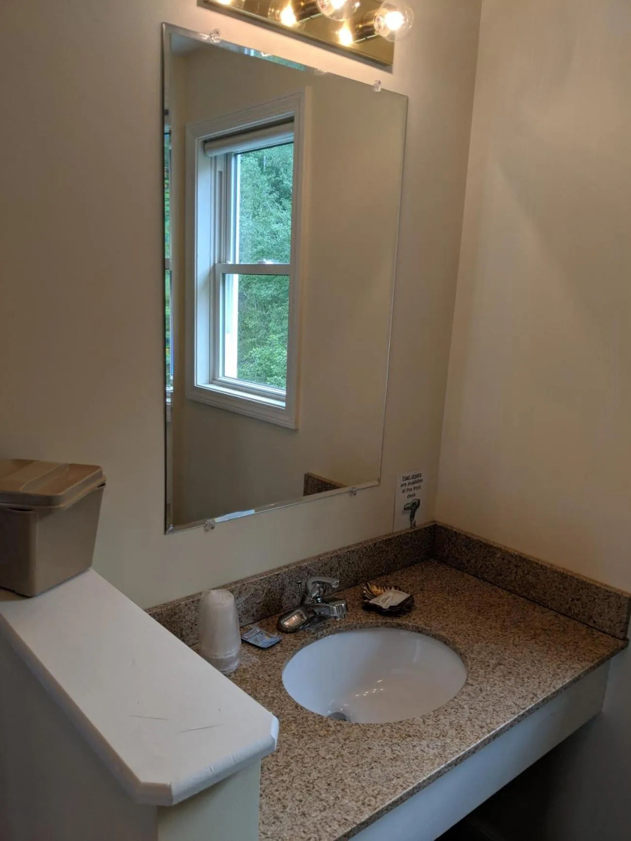 Queen Room - Disability Access in Rangeley Saddleback Inn