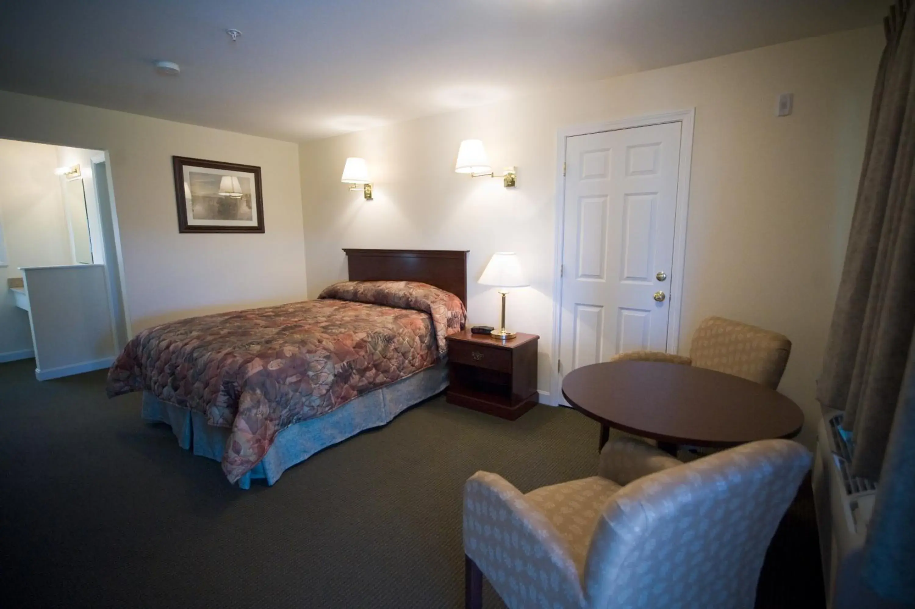 Queen Room in Rangeley Saddleback Inn Queen Room in Rangeley Saddleback Inn