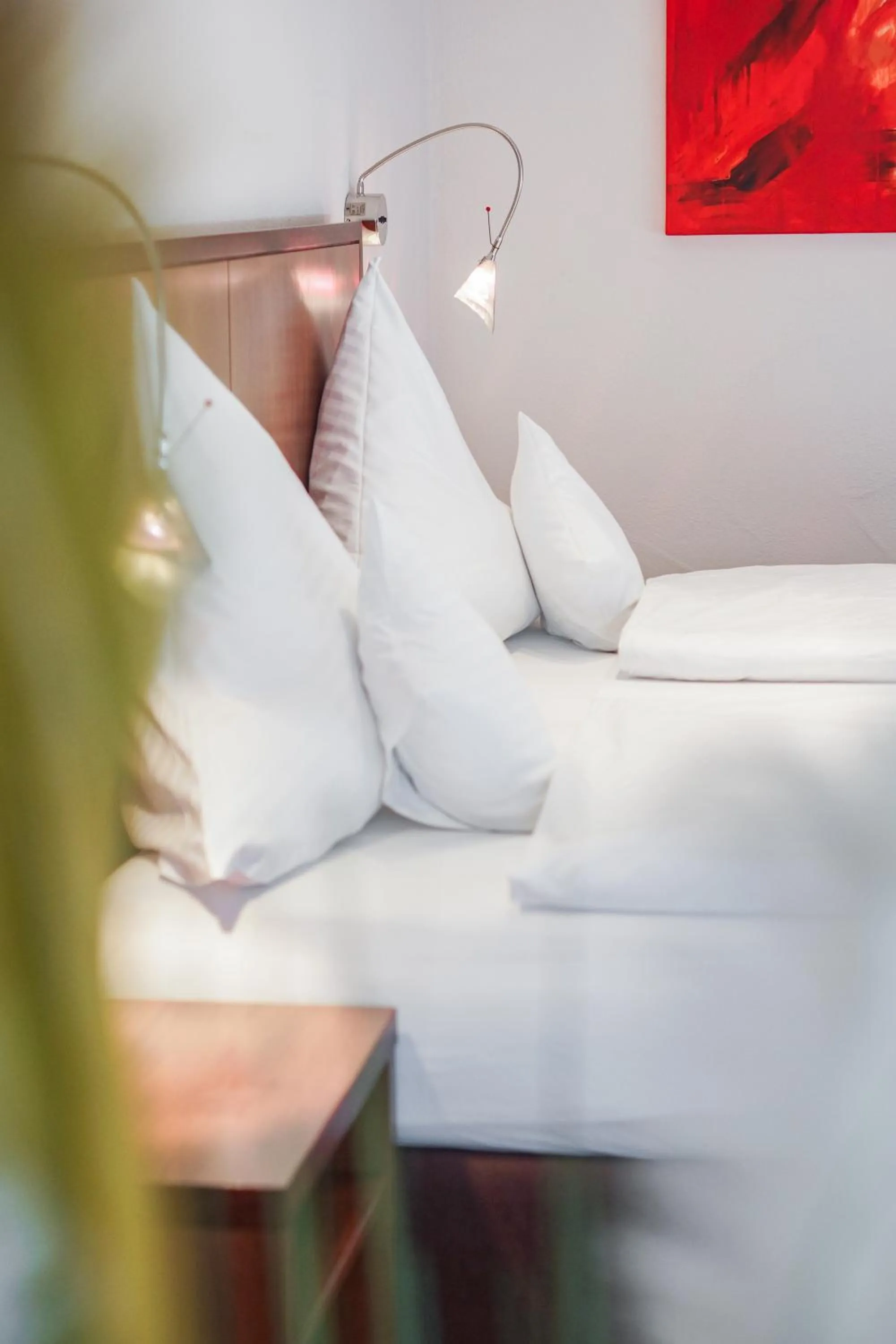 Bed in Hotel Garni in der Breite