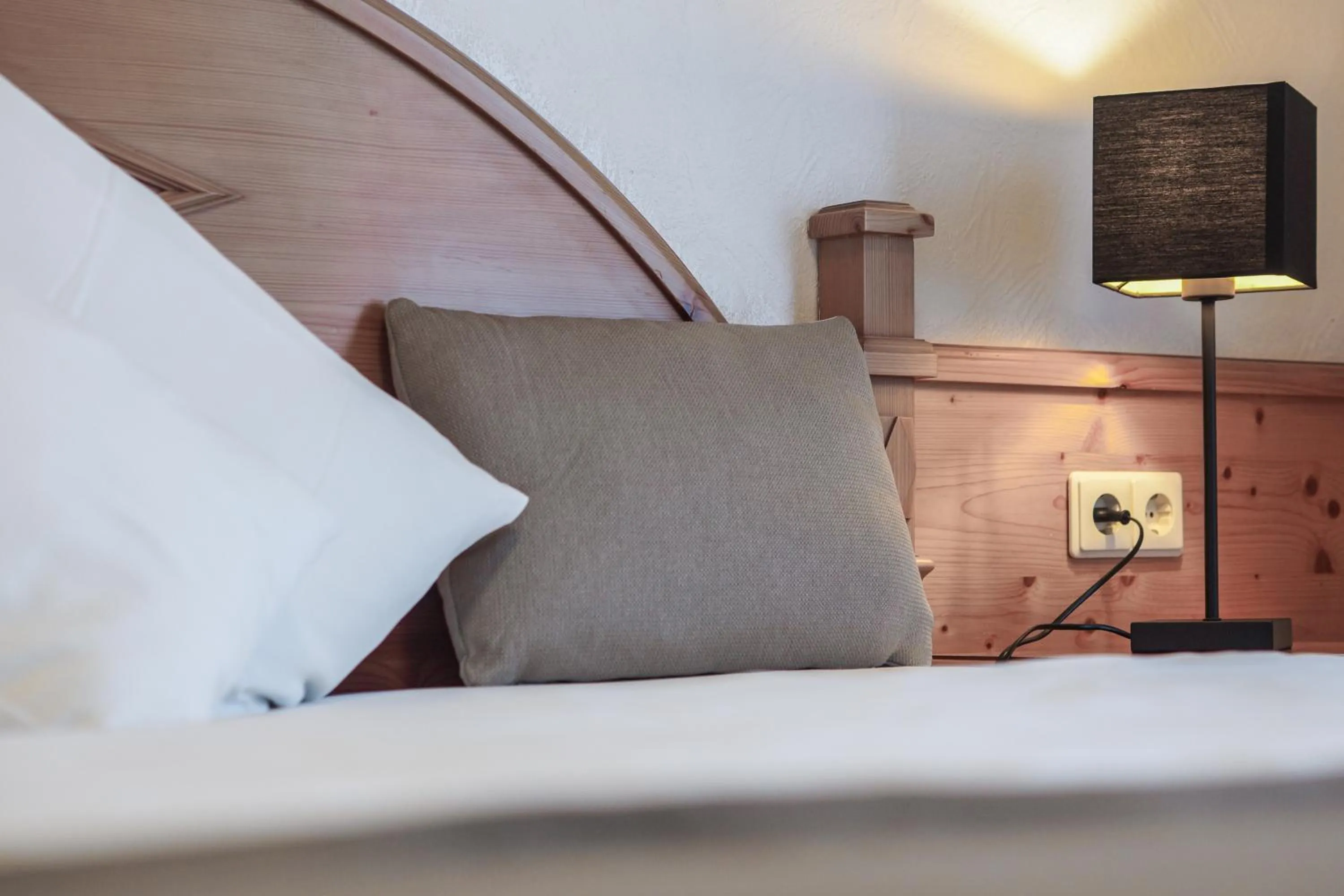 Bed in Hotel Garni in der Breite