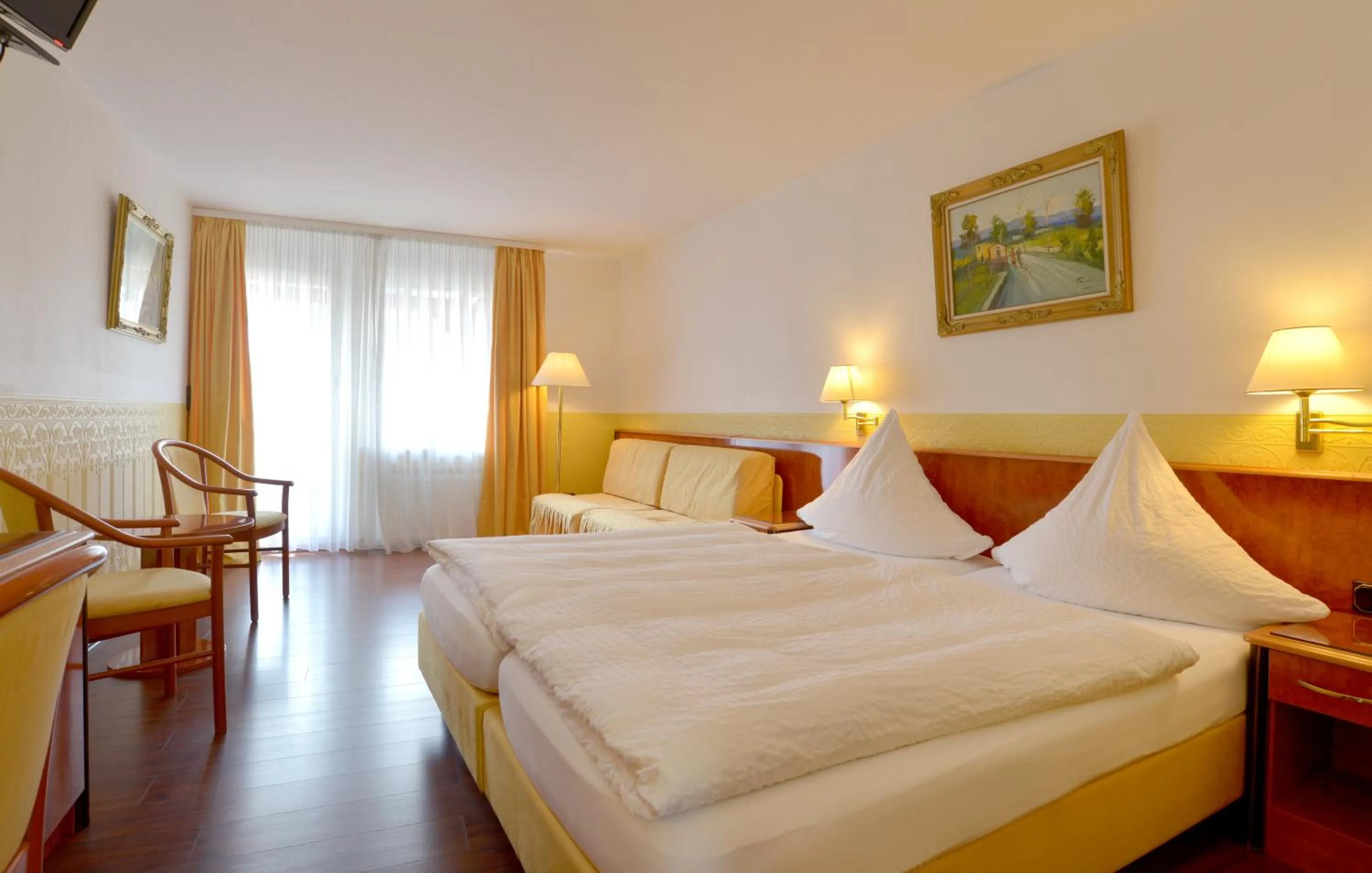 Photo of the whole room, Bed in Hotel Zehnthof