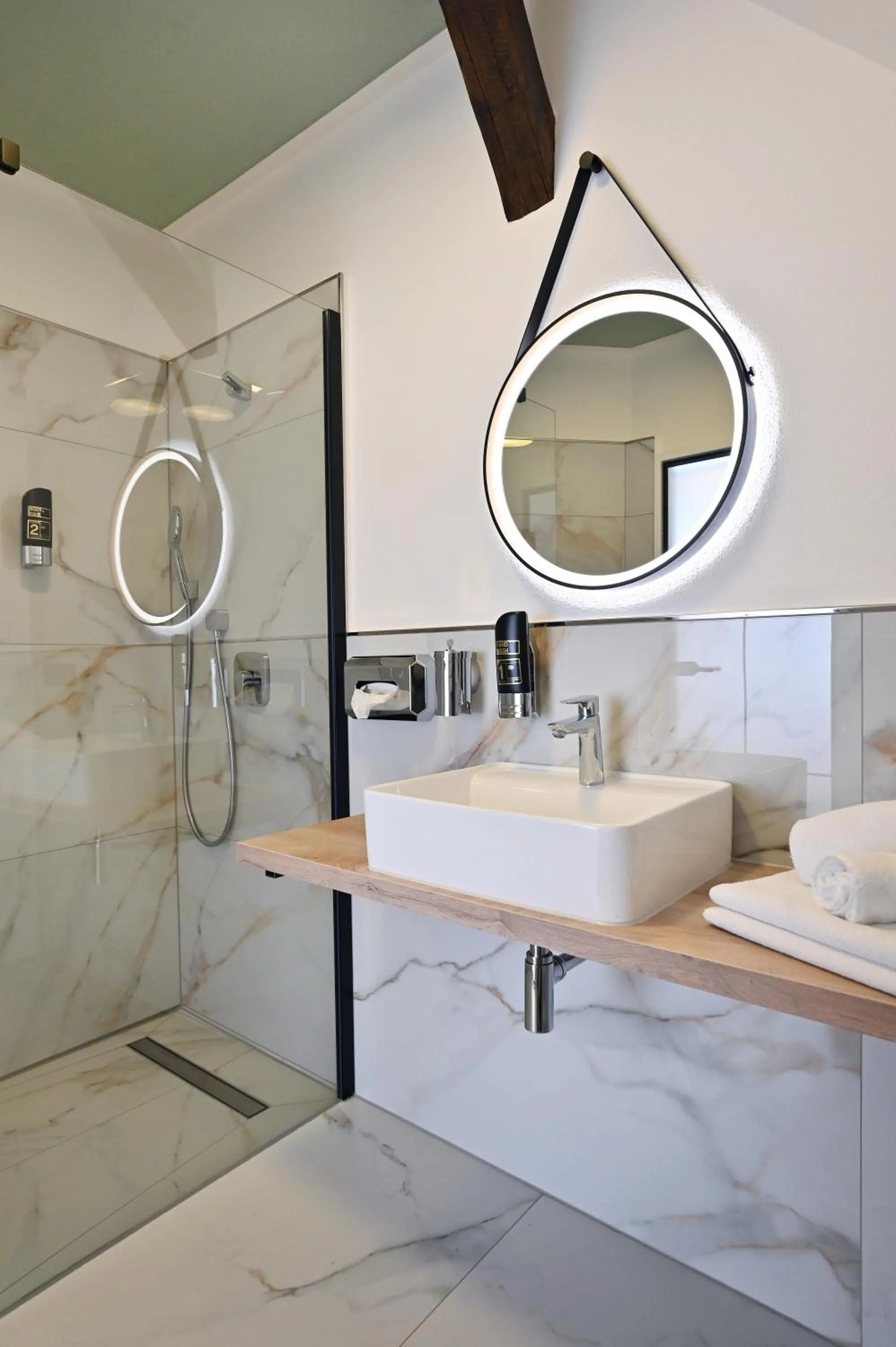 Bathroom in Hotel Zehnthof