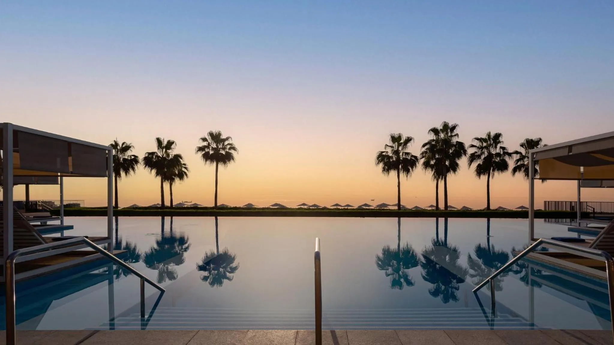 Swimming pool in InterContinental Fujairah Resort by IHG