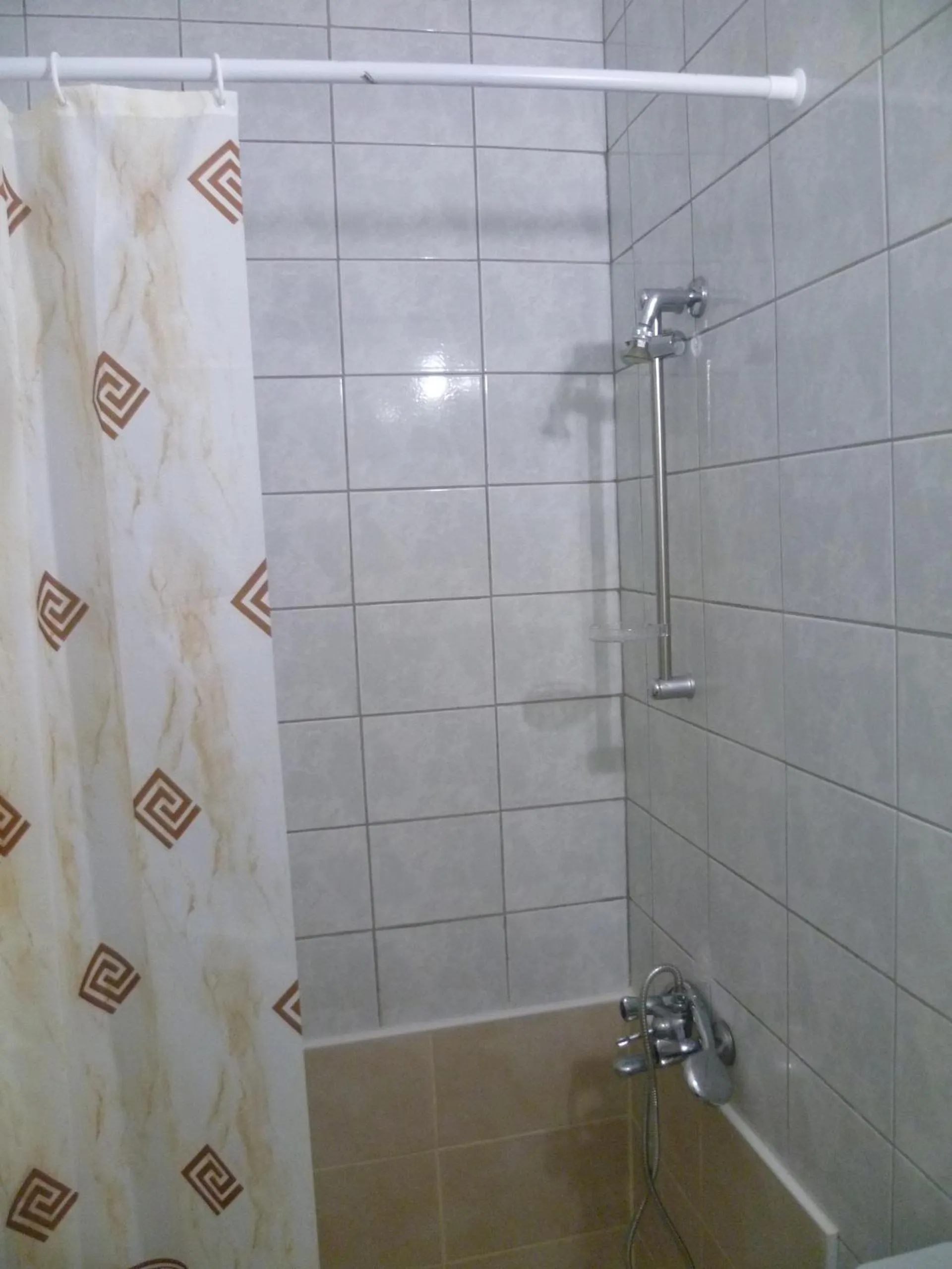 Shower in Yakut Apart Hotel