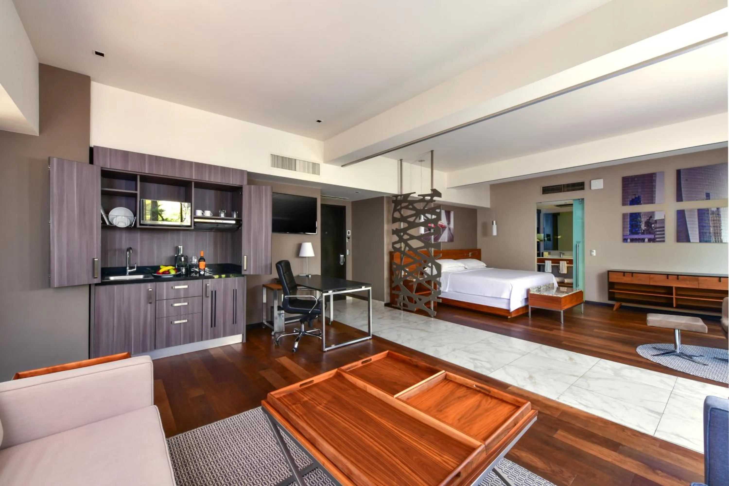 Photo of the whole room in Krystal Grand Suites Insurgentes