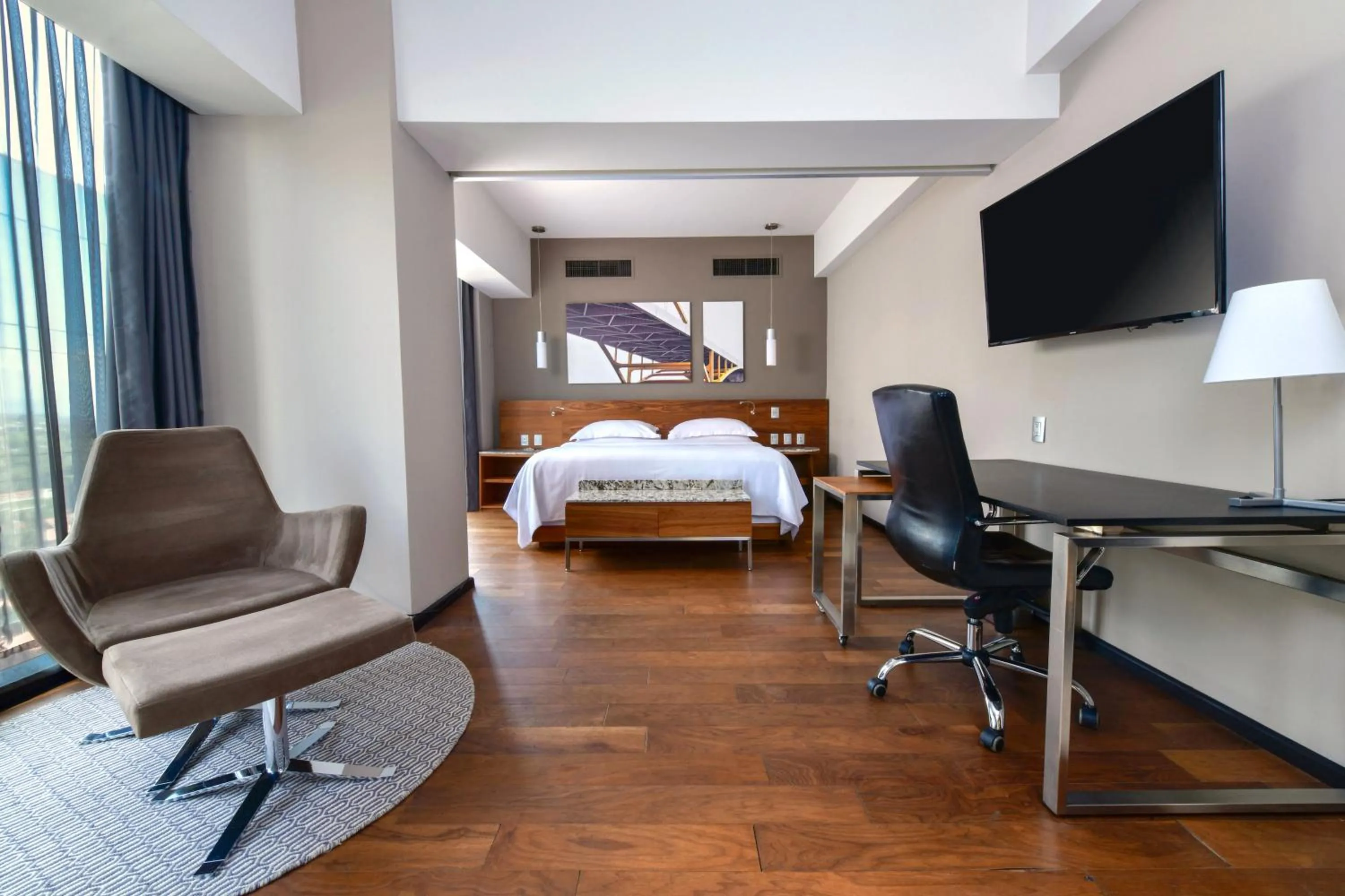 Bed in Krystal Grand Suites Insurgentes