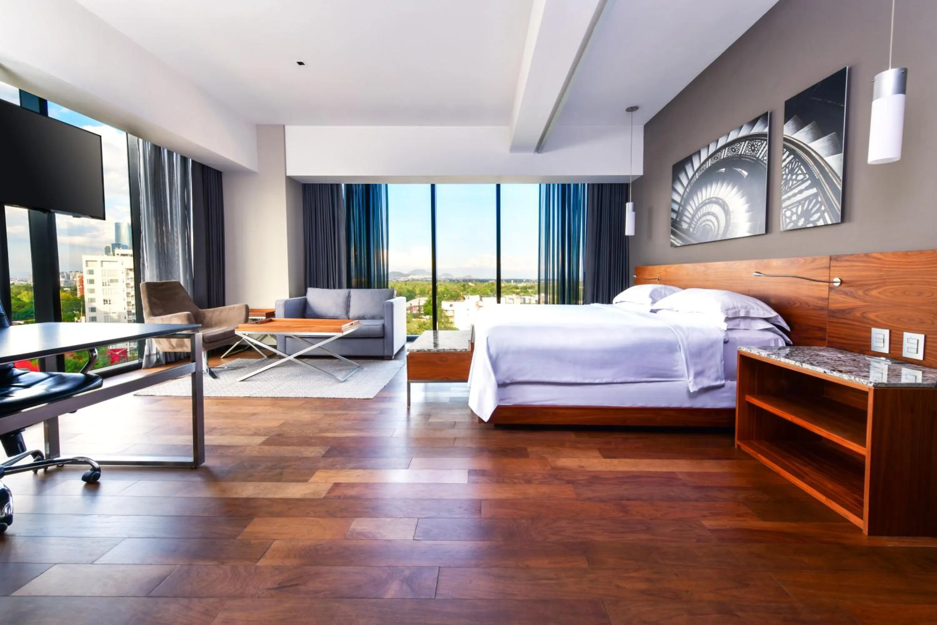 Bed in Krystal Grand Suites Insurgentes