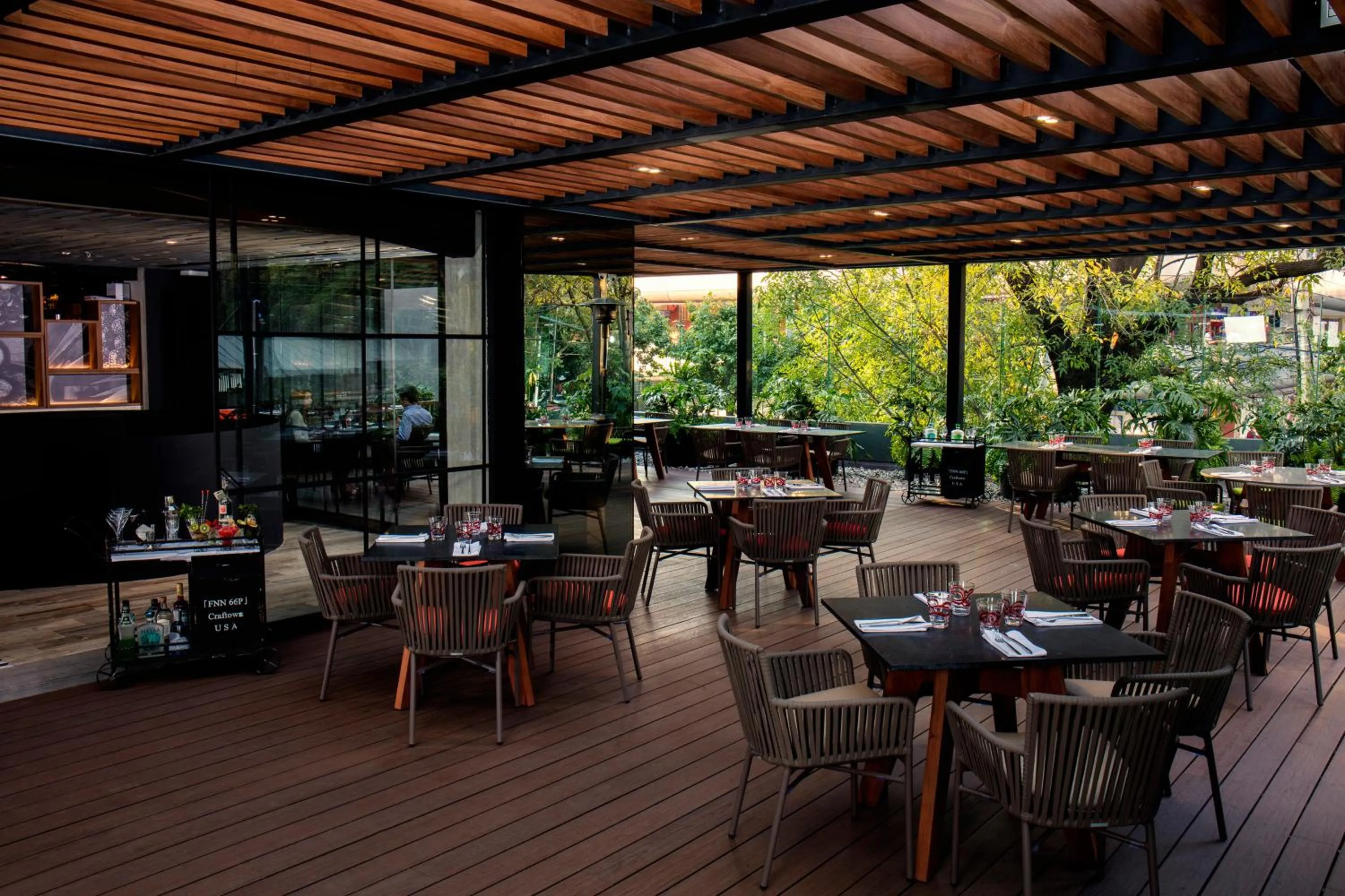 Restaurant/places to eat in Krystal Grand Suites Insurgentes