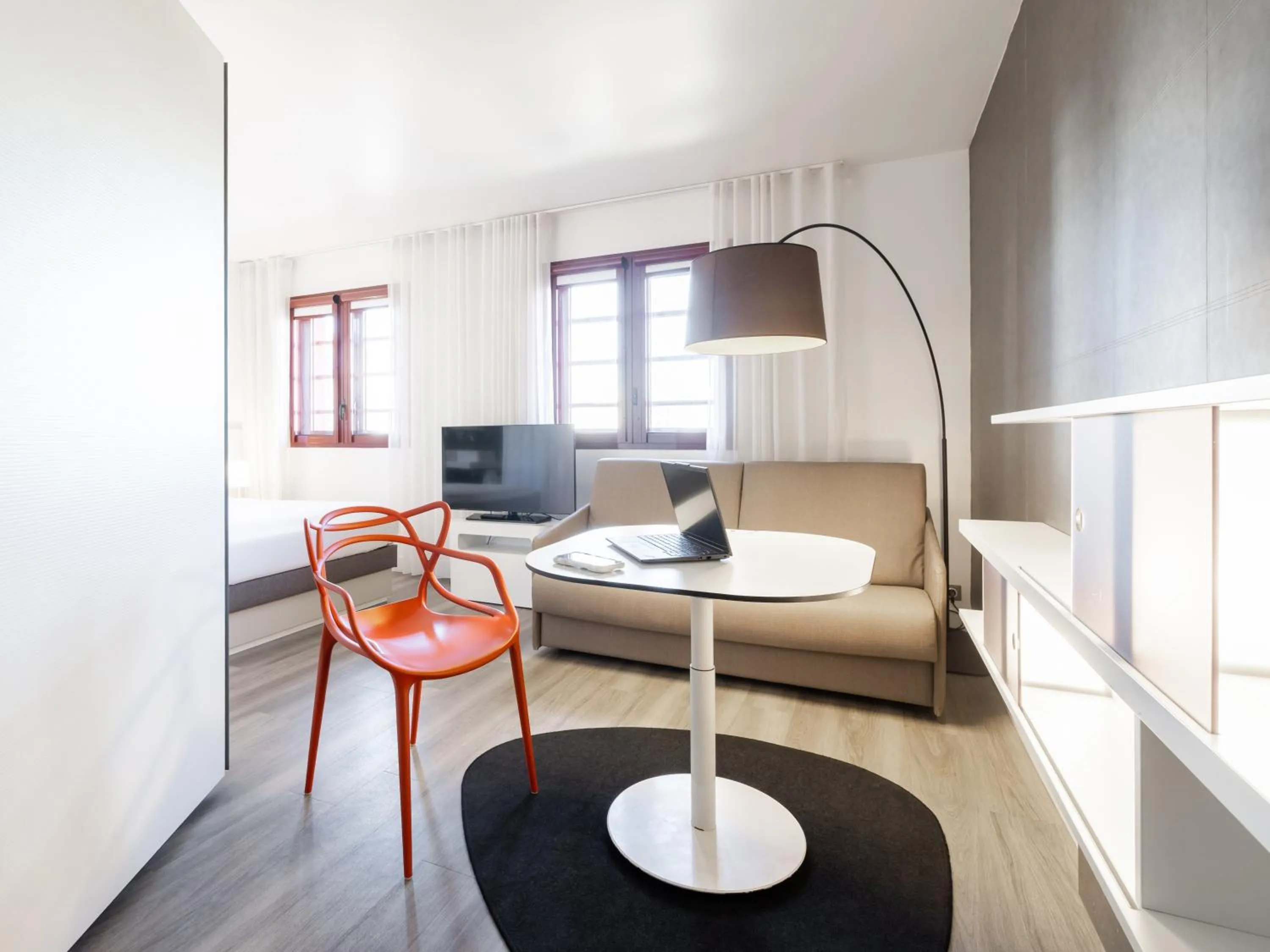 Bed in Novotel Suites Perpignan Centre - Grandes Suites & Confort Centre-Ville