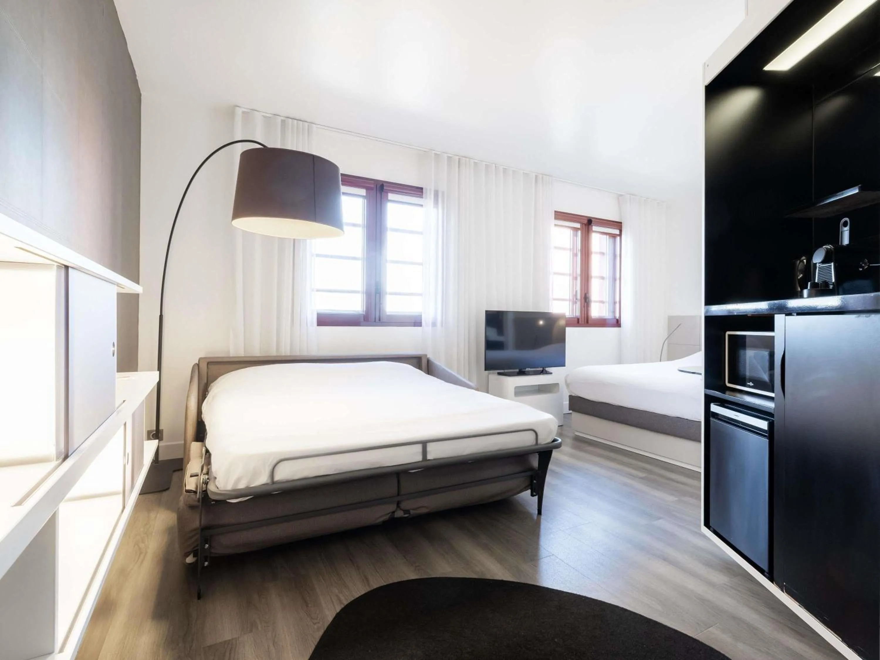 Bedroom, Bed in Novotel Suites Perpignan Centre - Grandes Suites & Confort Centre-Ville