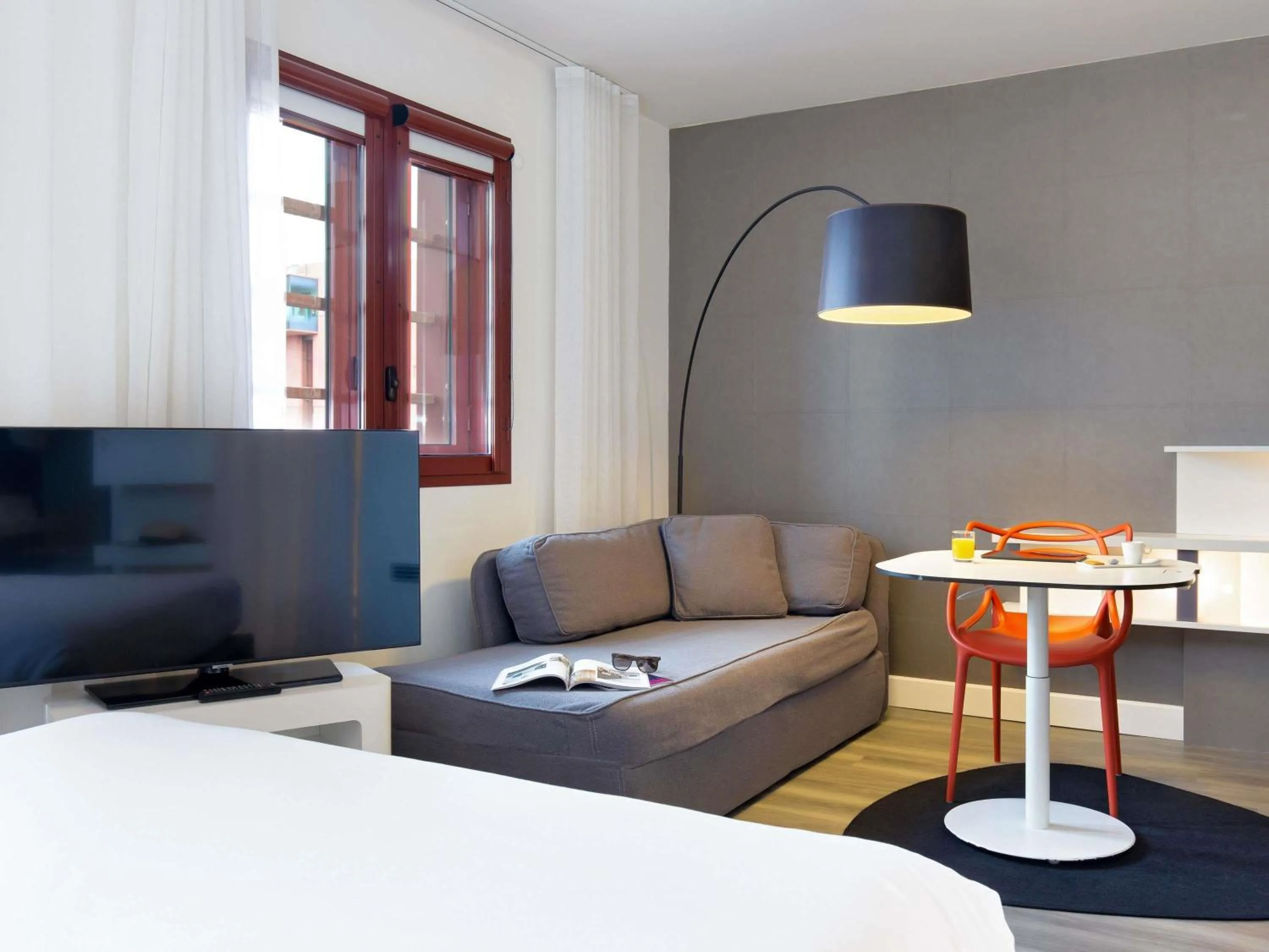 Bedroom, Bed in Novotel Suites Perpignan Centre - Grandes Suites & Confort Centre-Ville