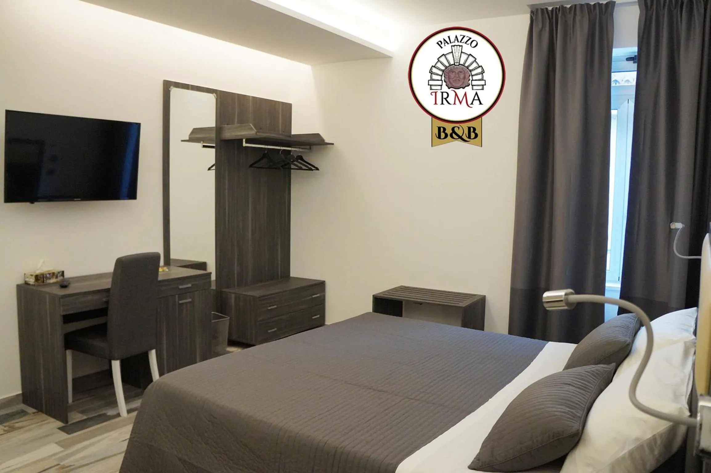 TV and multimedia, Bed in Palazzo IrMa - Hotel - B&B Luxury
