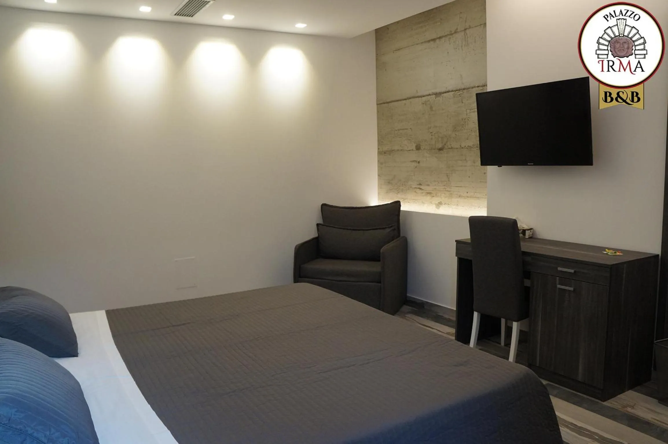 TV and multimedia, Bed in Palazzo IrMa - Hotel - B&B Luxury