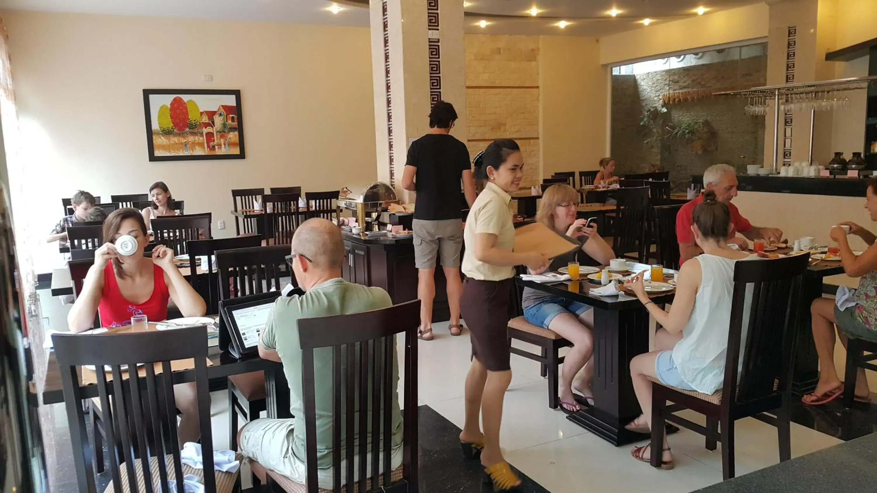 Restaurant/places to eat in Than Thien - Friendly Hotel Restaurant/places to eat in Than Thien - Friendly Hotel