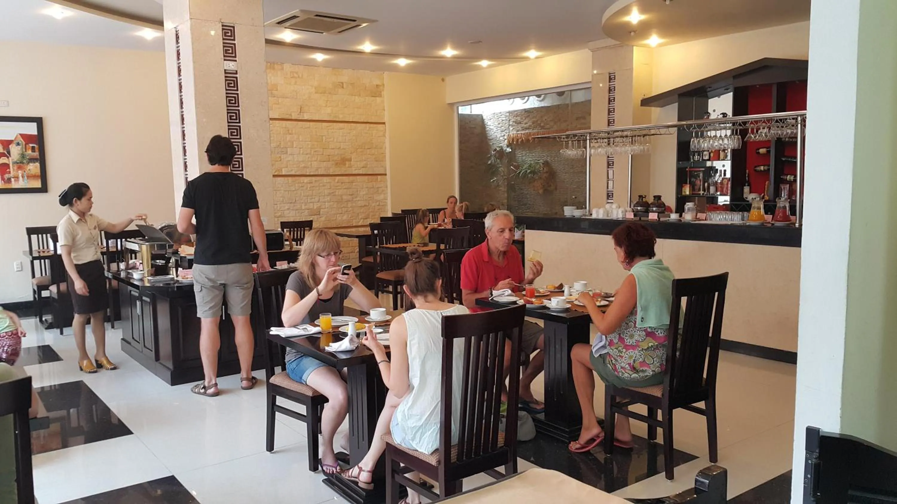 Restaurant/places to eat in Than Thien - Friendly Hotel