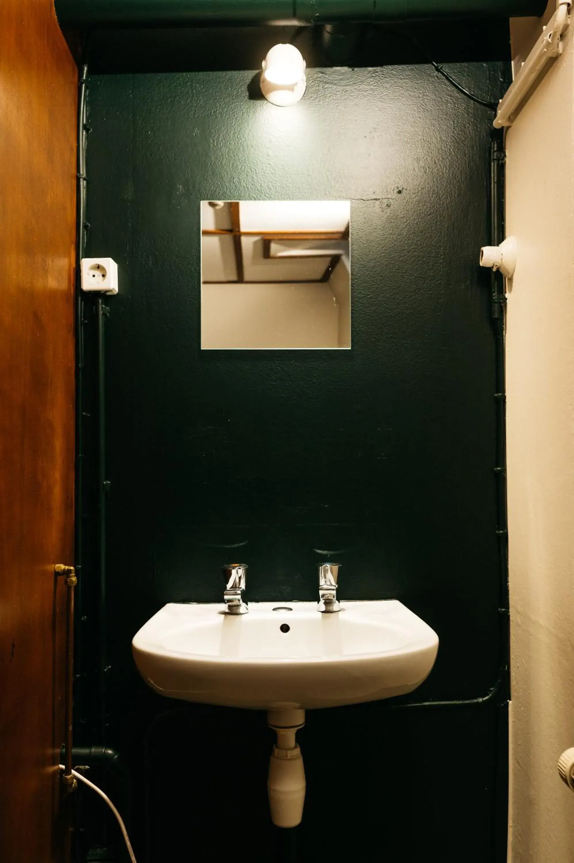 Twin Room with Shared Bathroom in Botel Maastricht Twin Room with Shared Bathroom in Botel Maastricht