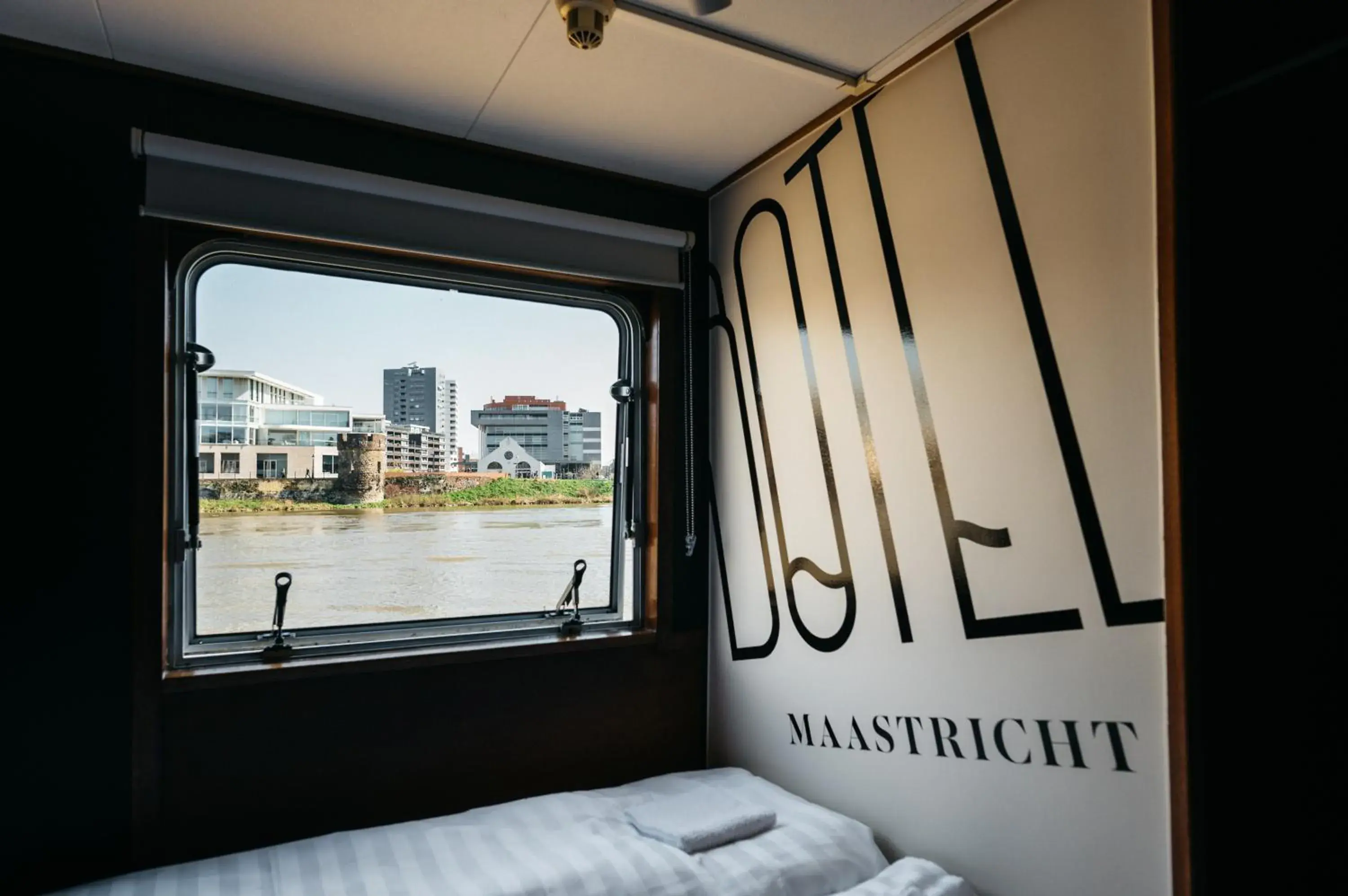 Double Room with Private Bathroom in Botel Maastricht Double Room with Private Bathroom in Botel Maastricht
