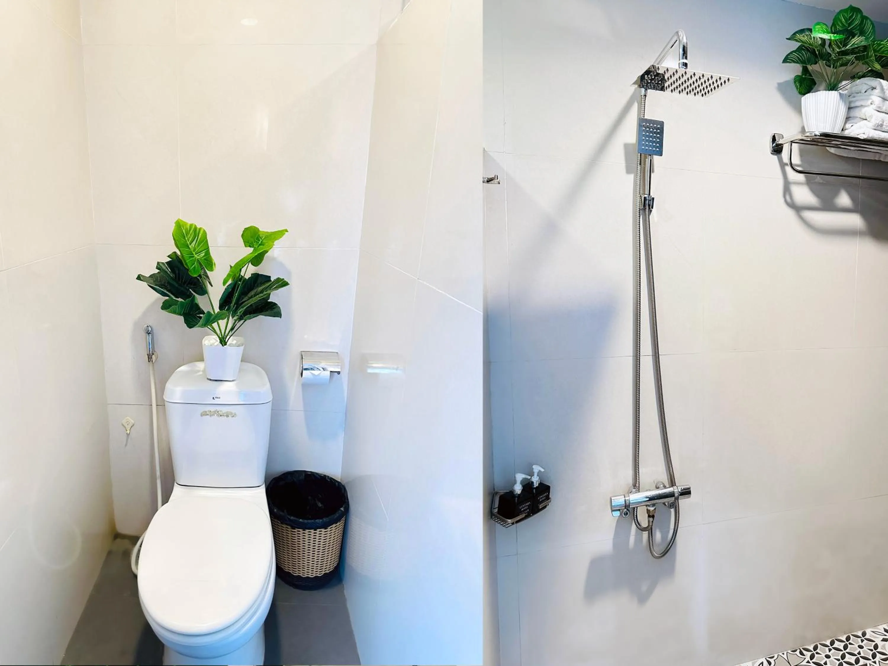 Shower in Centana Ben Thanh Hotel