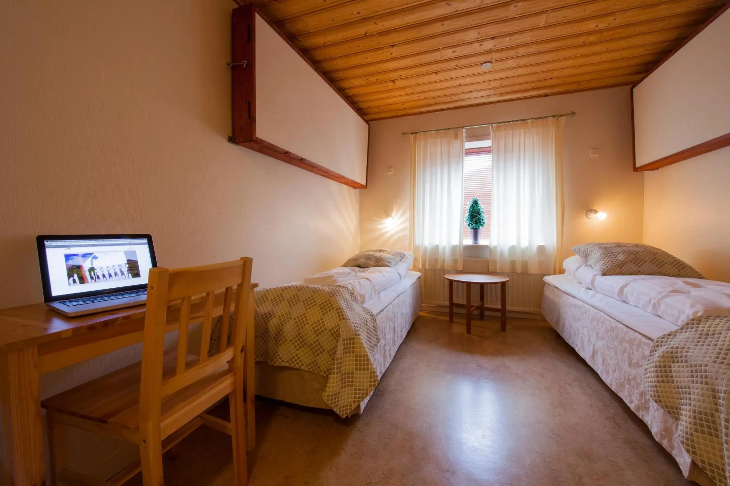Standard Twin Room - single occupancy in Gjaargardur Guesthouse Gjogv Standard Twin Room - single occupancy in Gjaargardur Guesthouse Gjogv