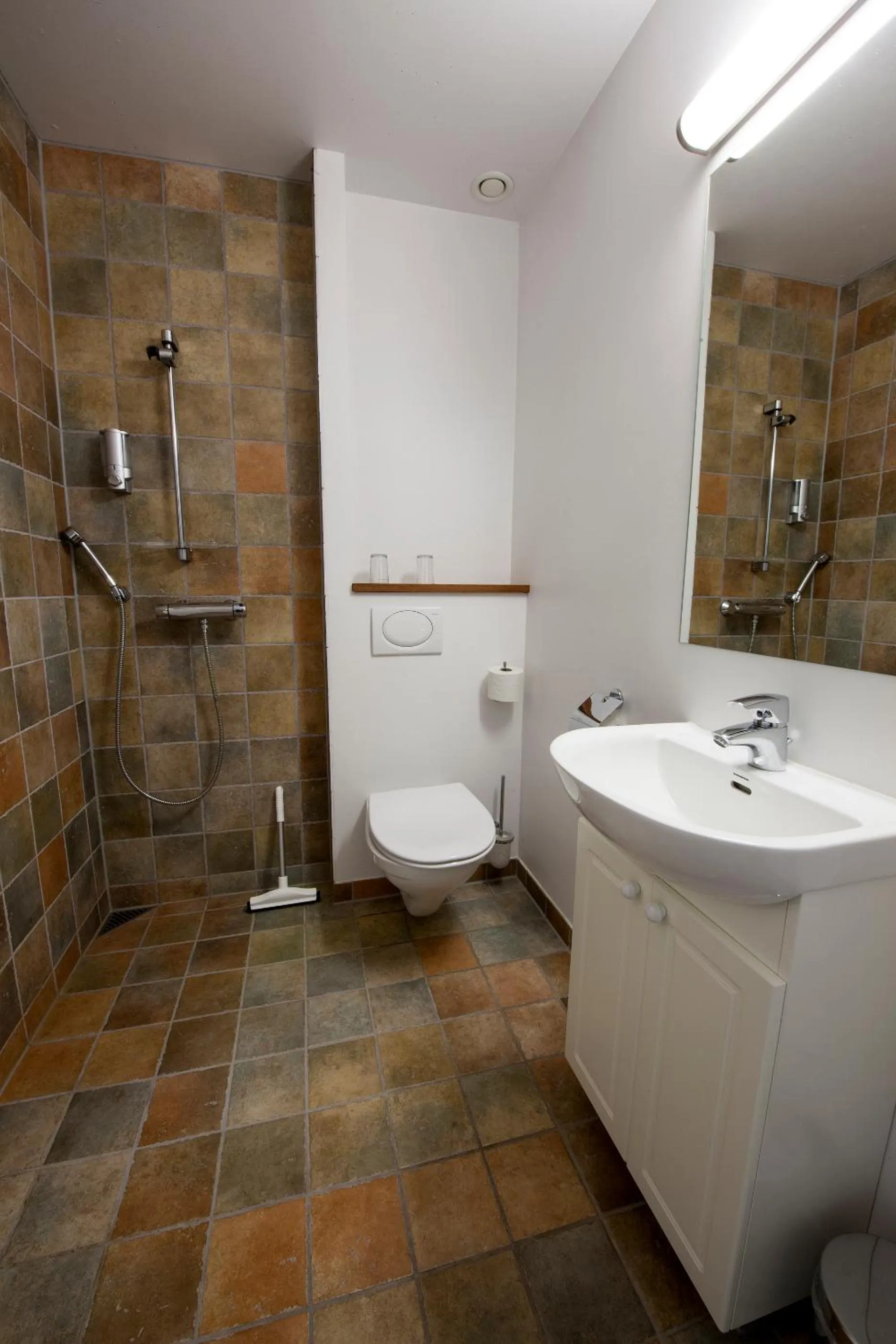 Bathroom in Gjaargardur Guesthouse Gjogv