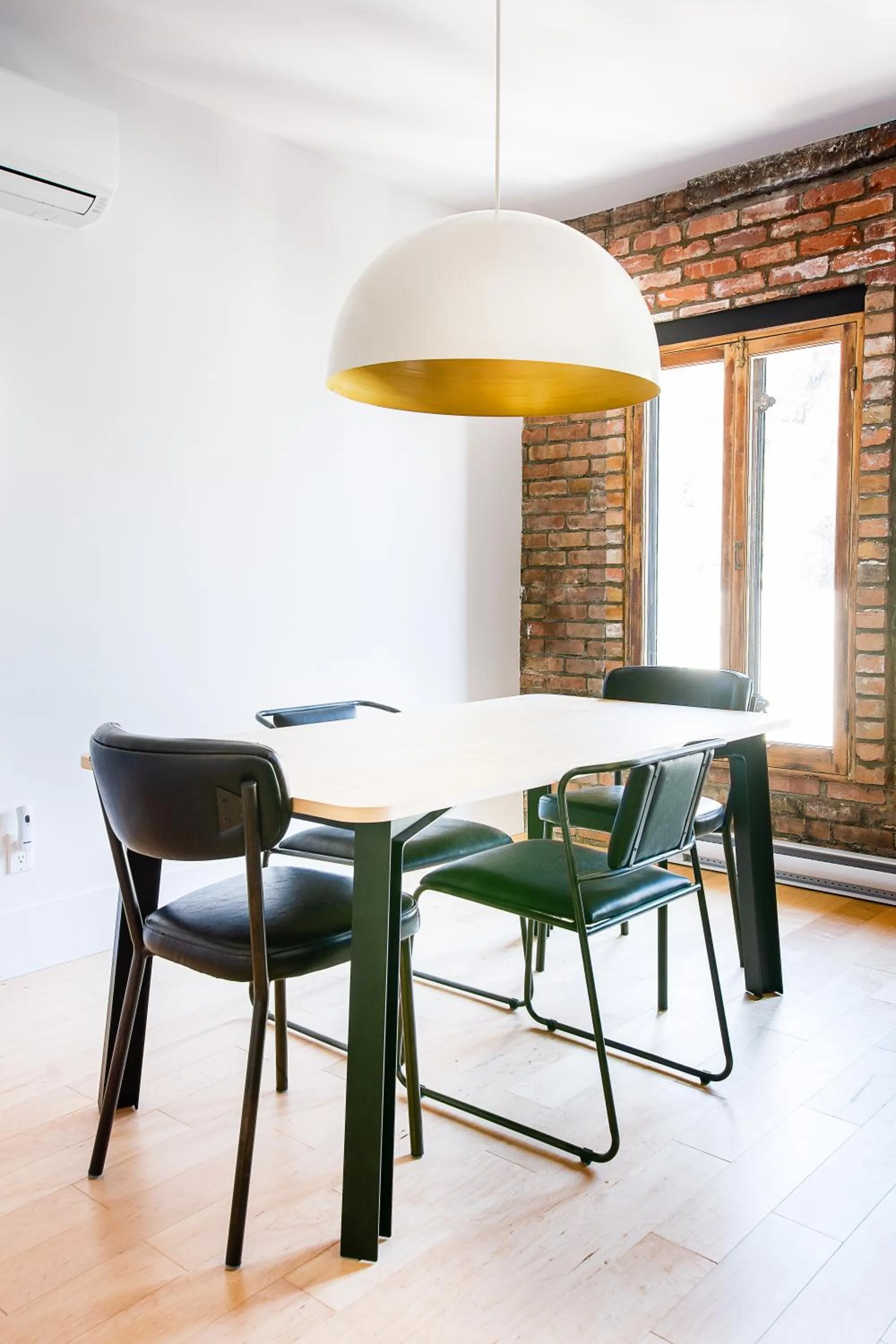 Dining area in Les Lofts St-Pierre - Par Les Lofts Vieux-Québec