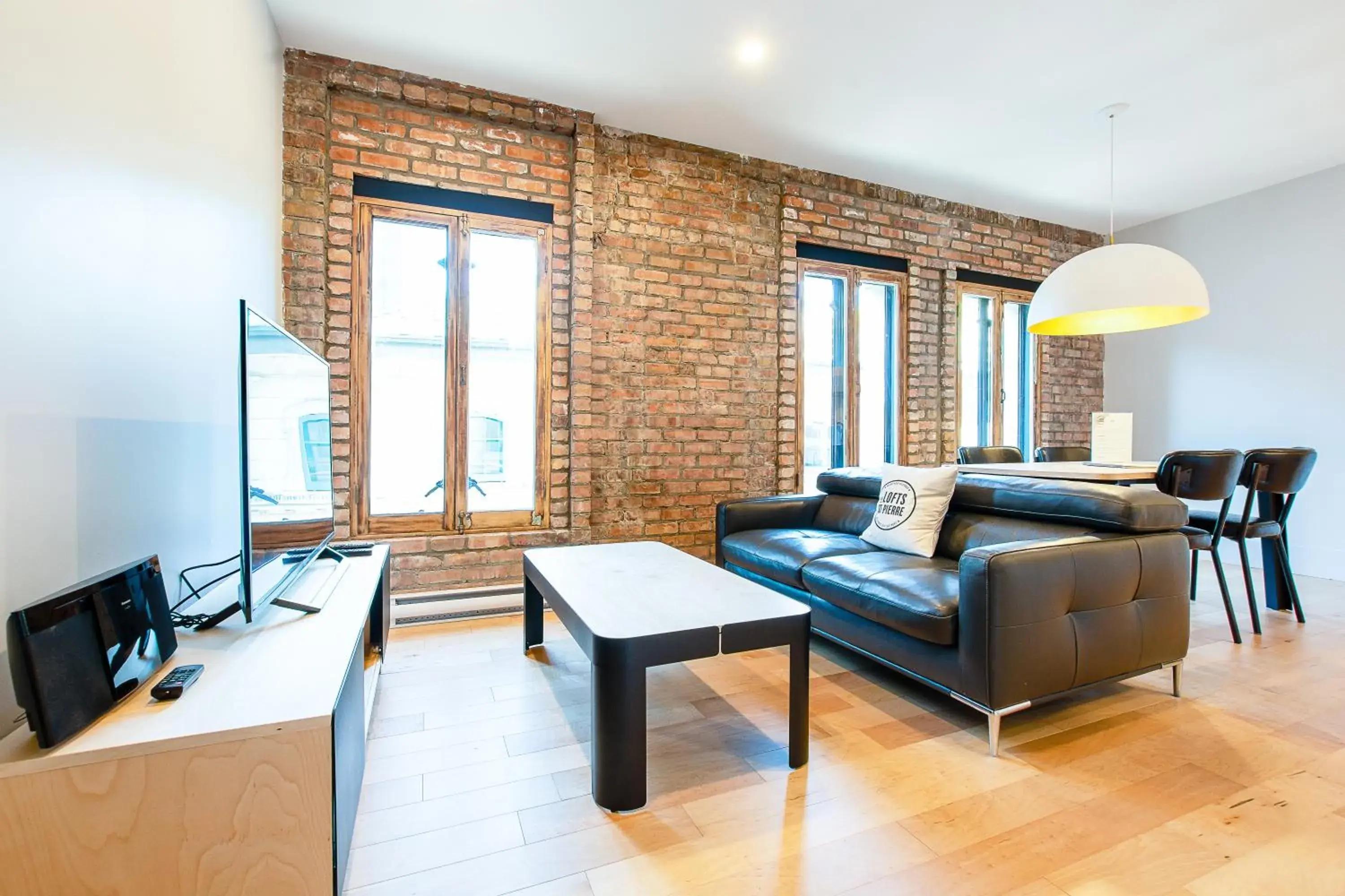 One-Bedroom Apartment - SP306 in Les Lofts St-Pierre - Par Les Lofts Vieux-Québec One-Bedroom Apartment - SP306 in Les Lofts St-Pierre - Par Les Lofts Vieux-Québec