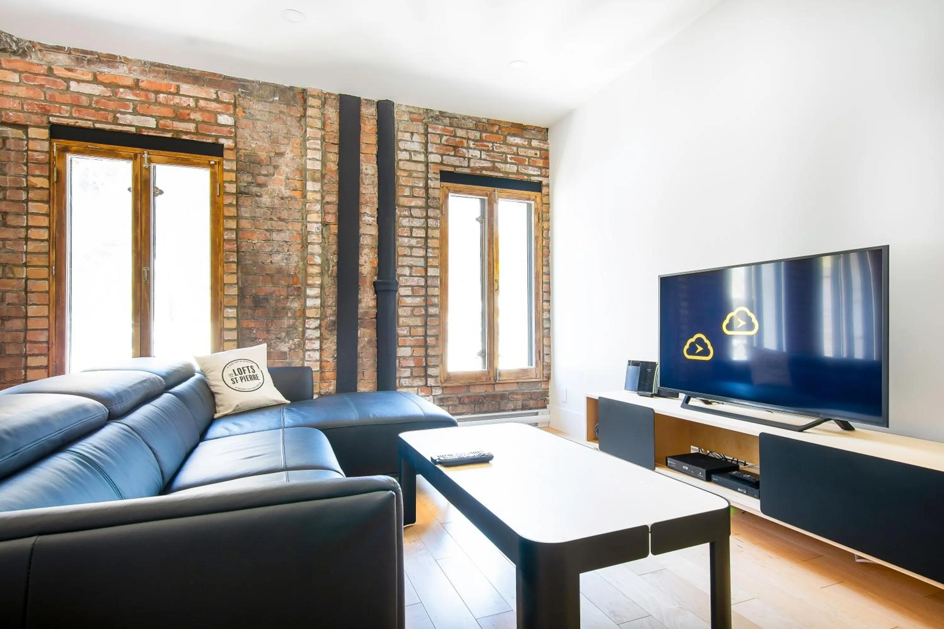 TV and multimedia in Les Lofts St-Pierre - Par Les Lofts Vieux-Québec
